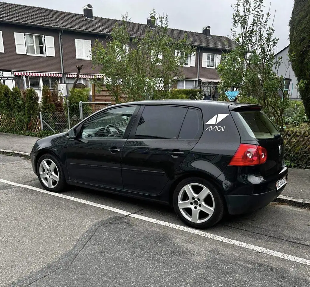 Volkswagen Golf 2.0 16S FSI Carat
