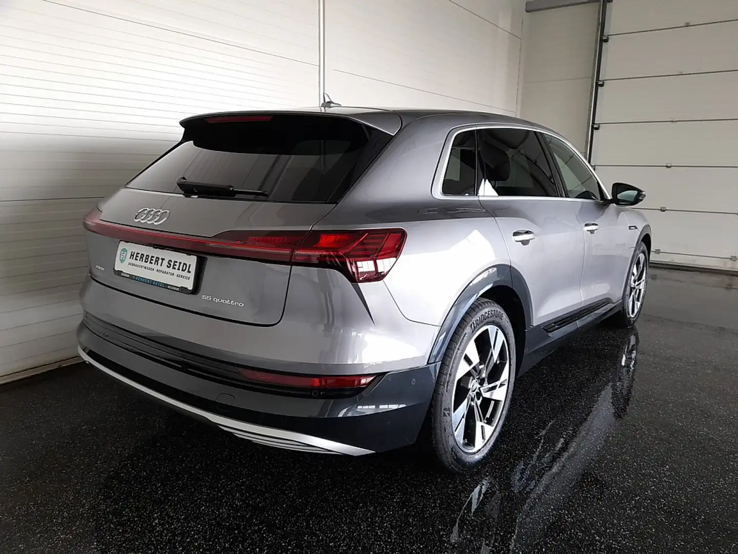 Audi e-tron 55 quattro S-LINE *NP: € 94.817,- / 20 ZOLL / S... Gri - 2