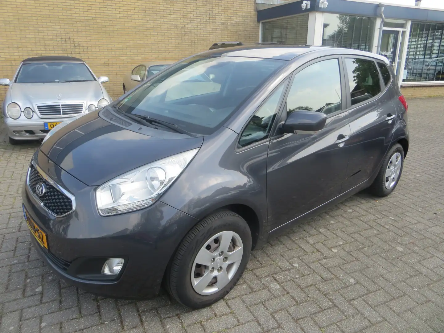 Kia Venga 1.4 CVVT ExecutiveLine/NAVI/CAM/CRUISE/GARANTIE! Grau - 2