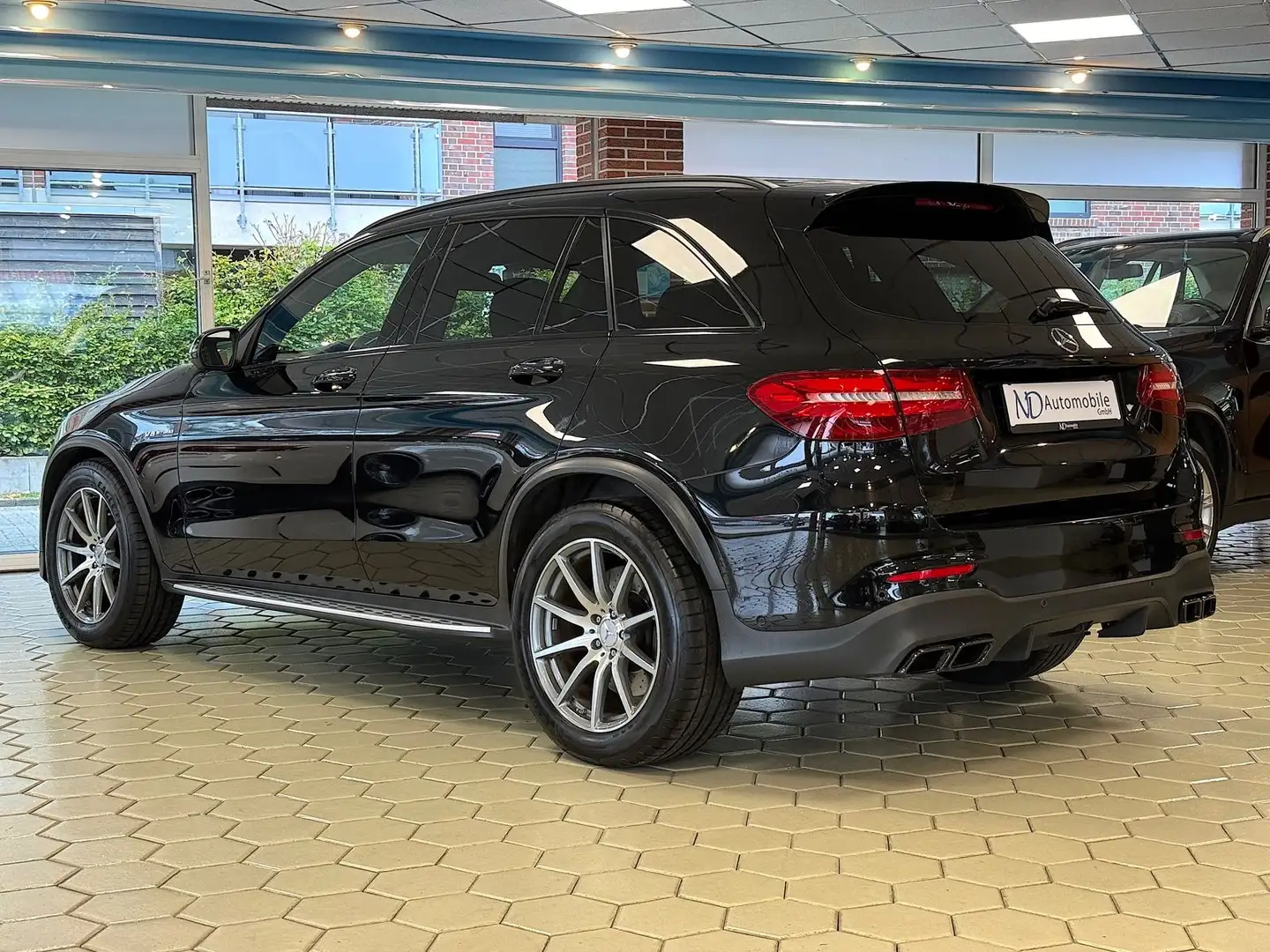 Mercedes-Benz GLC 63 AMG 4M Burmester HeadUp 360° Memory Distr Schwarz - 2