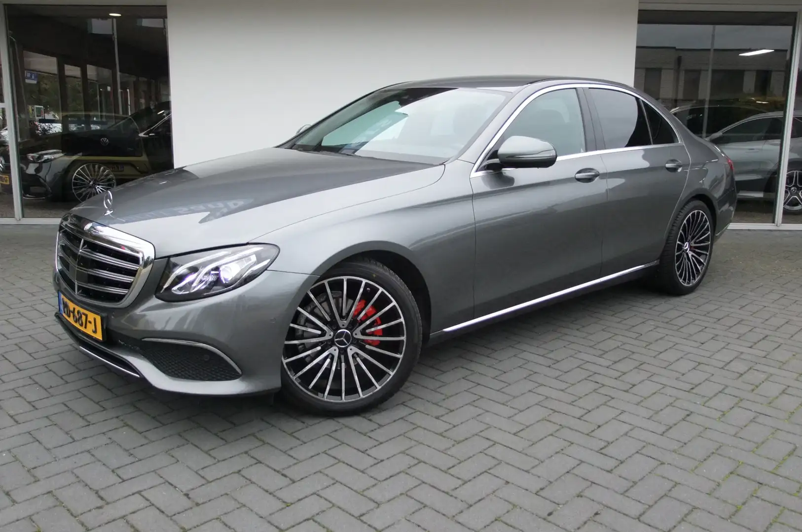 Mercedes-Benz E 220 d Ambition / Camera / Dodehoek/ Distronic / Widesc Grijs - 2