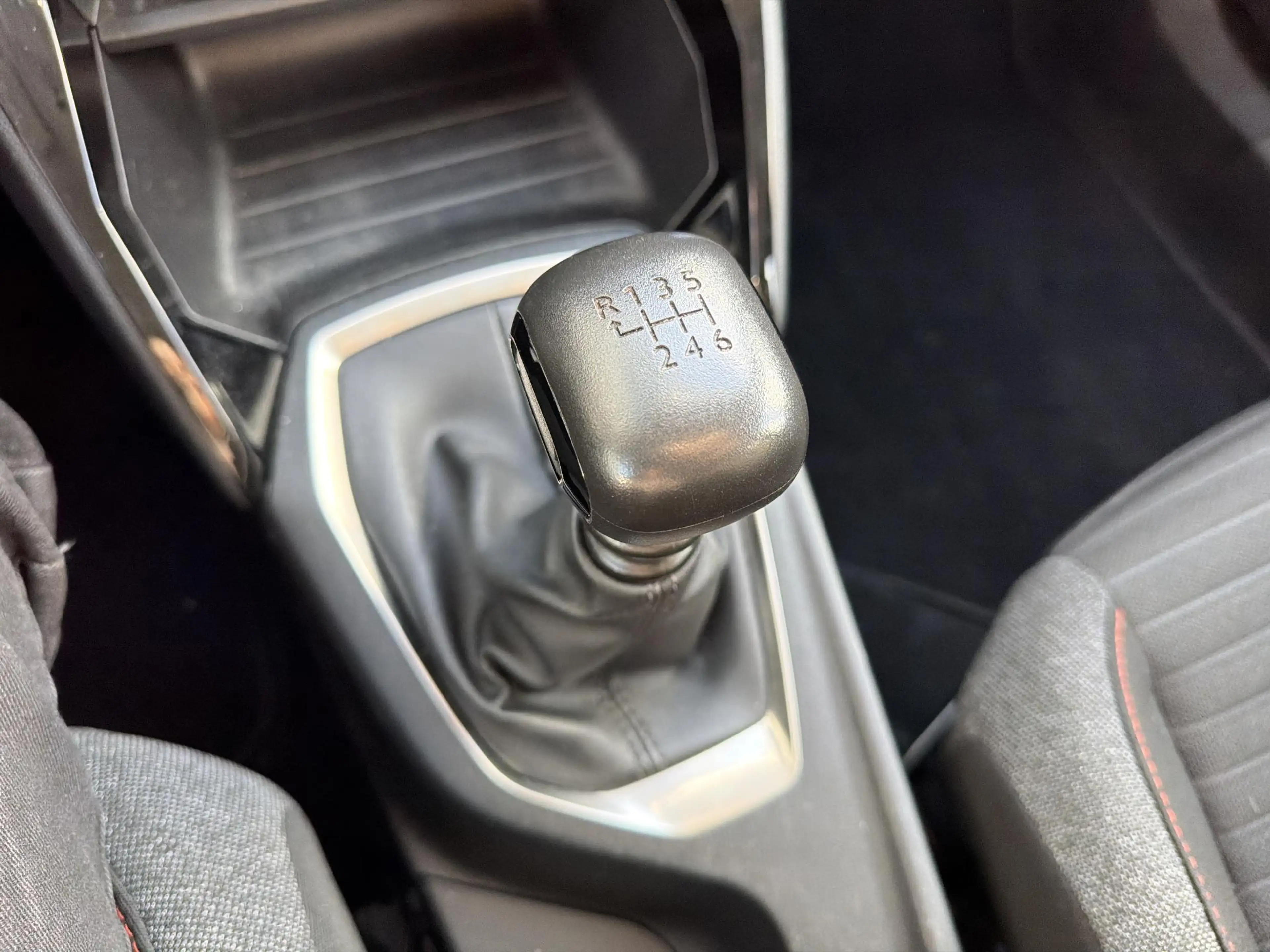 Peugeot 2008 1.5 BlueHDi Blue Lease Active | € 9.450,- NETTO! — photo 14