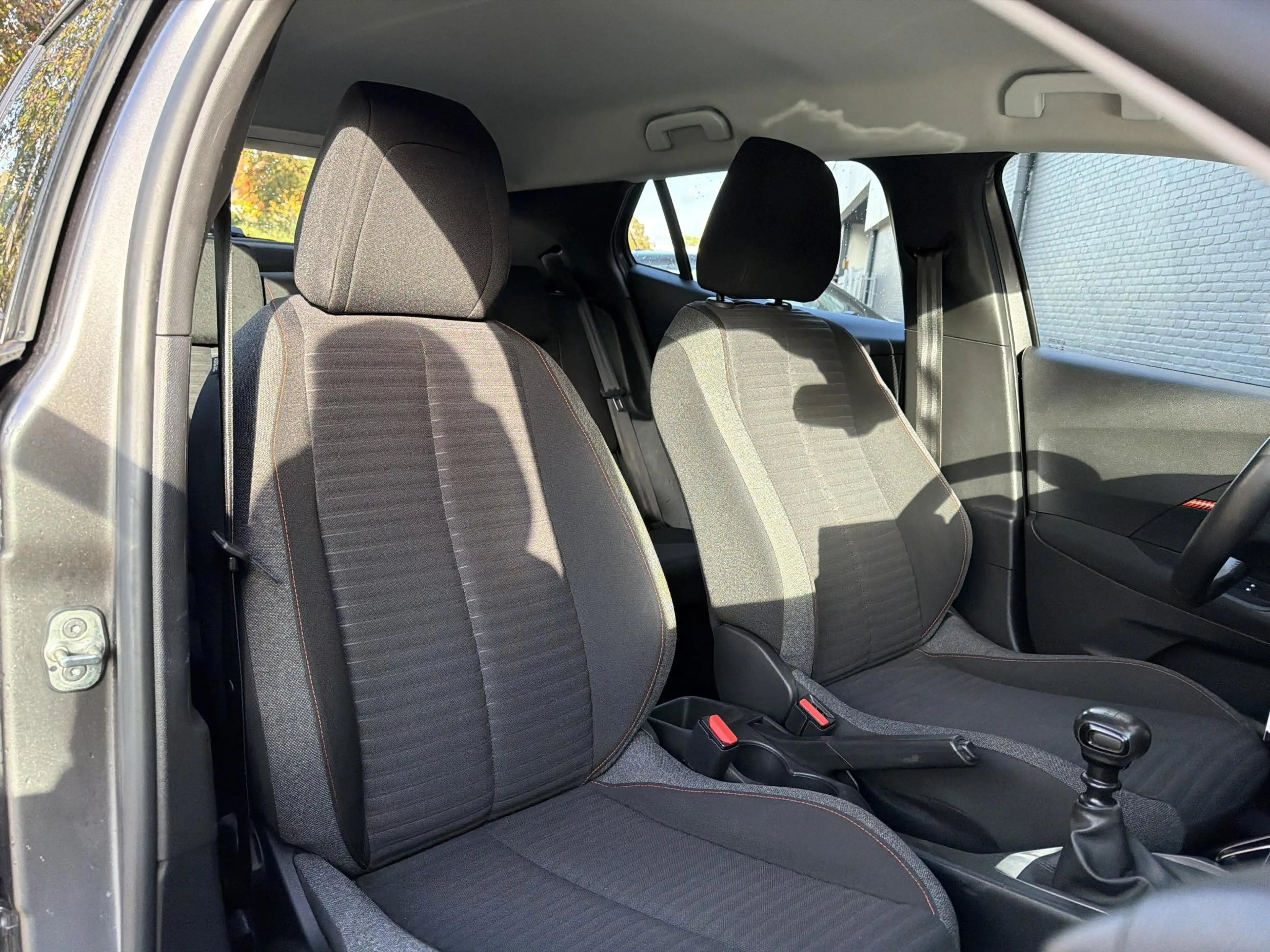 Peugeot 2008 1.5 BlueHDi Blue Lease Active | € 9.450,- NETTO! — photo 4
