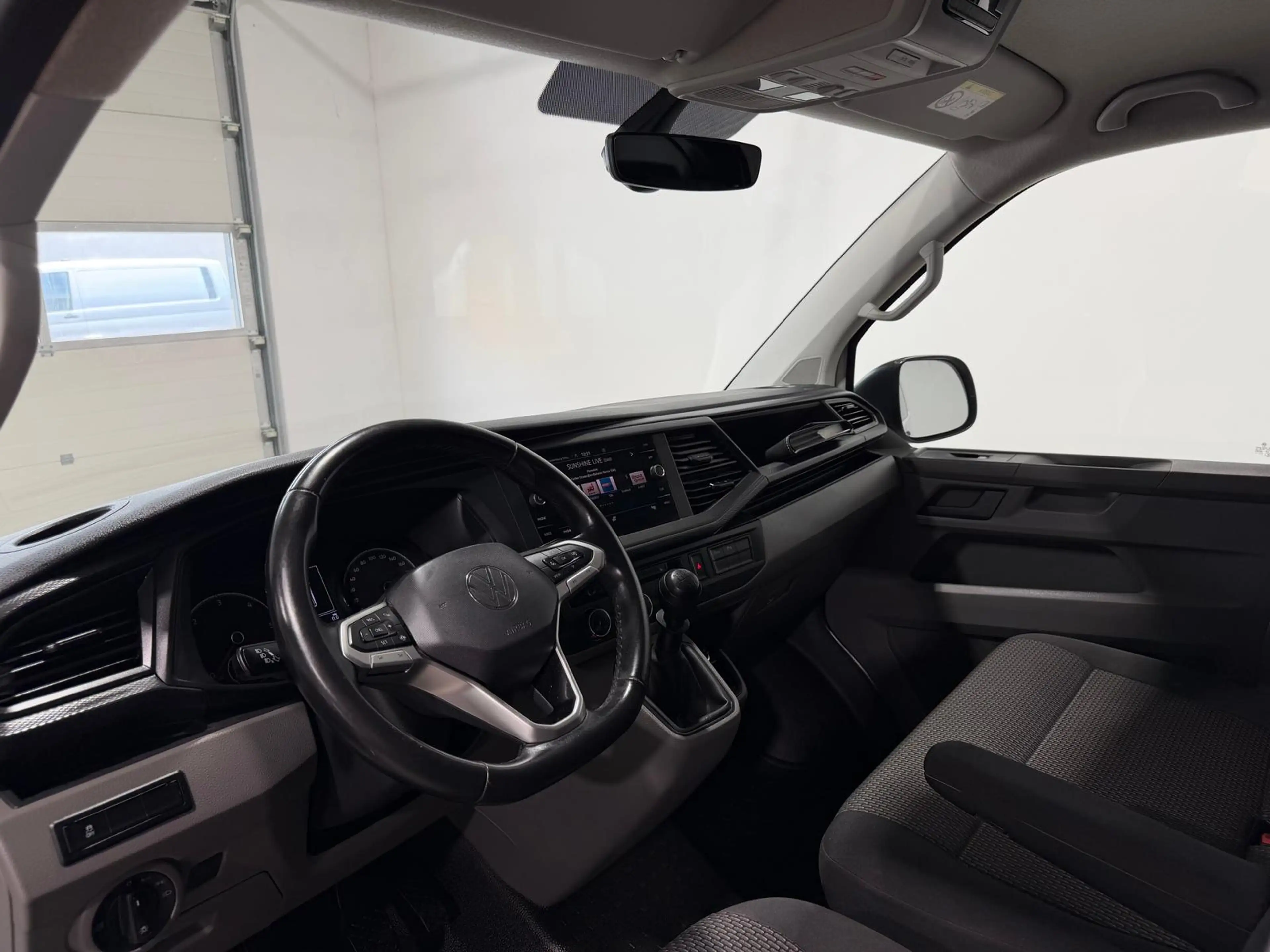 Volkswagen T6.1 Transporter ,4Motion,LR,Navi,Standh,AHK,LED — photo 13