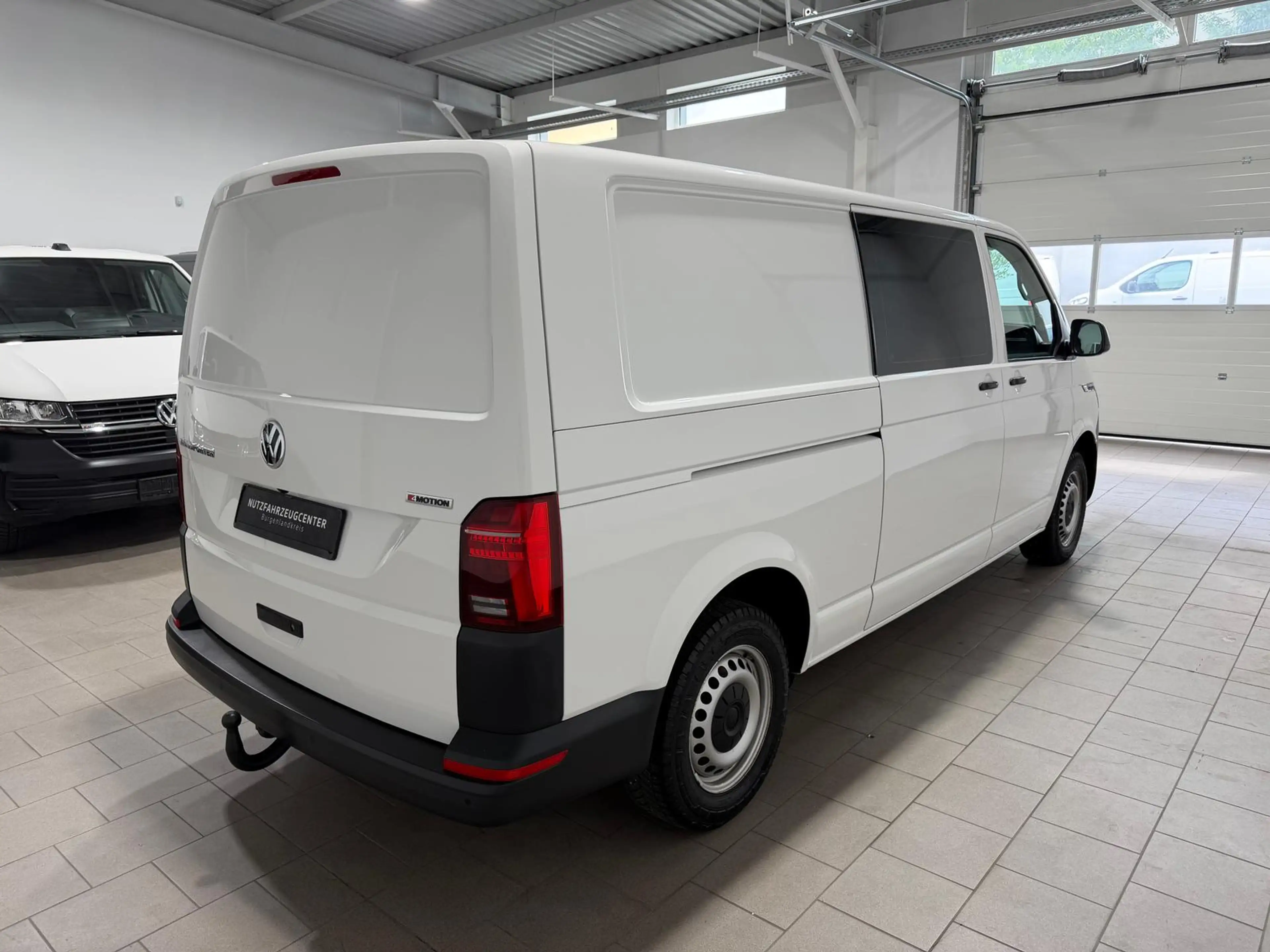 Volkswagen T6.1 Transporter ,4Motion,LR,Navi,Standh,AHK,LED — photo 3