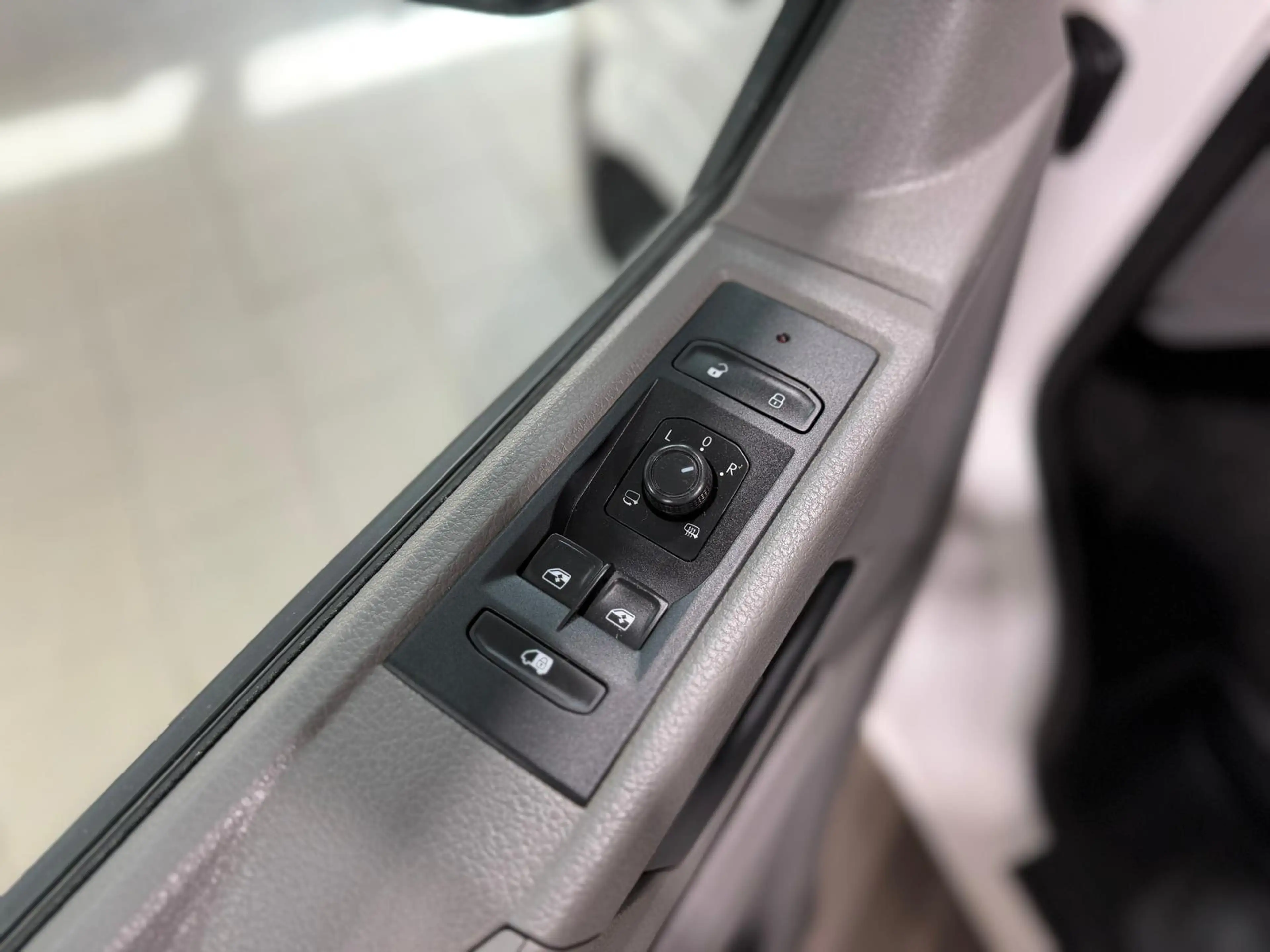 Volkswagen T6.1 Transporter ,4Motion,LR,Navi,Standh,AHK,LED — photo 15