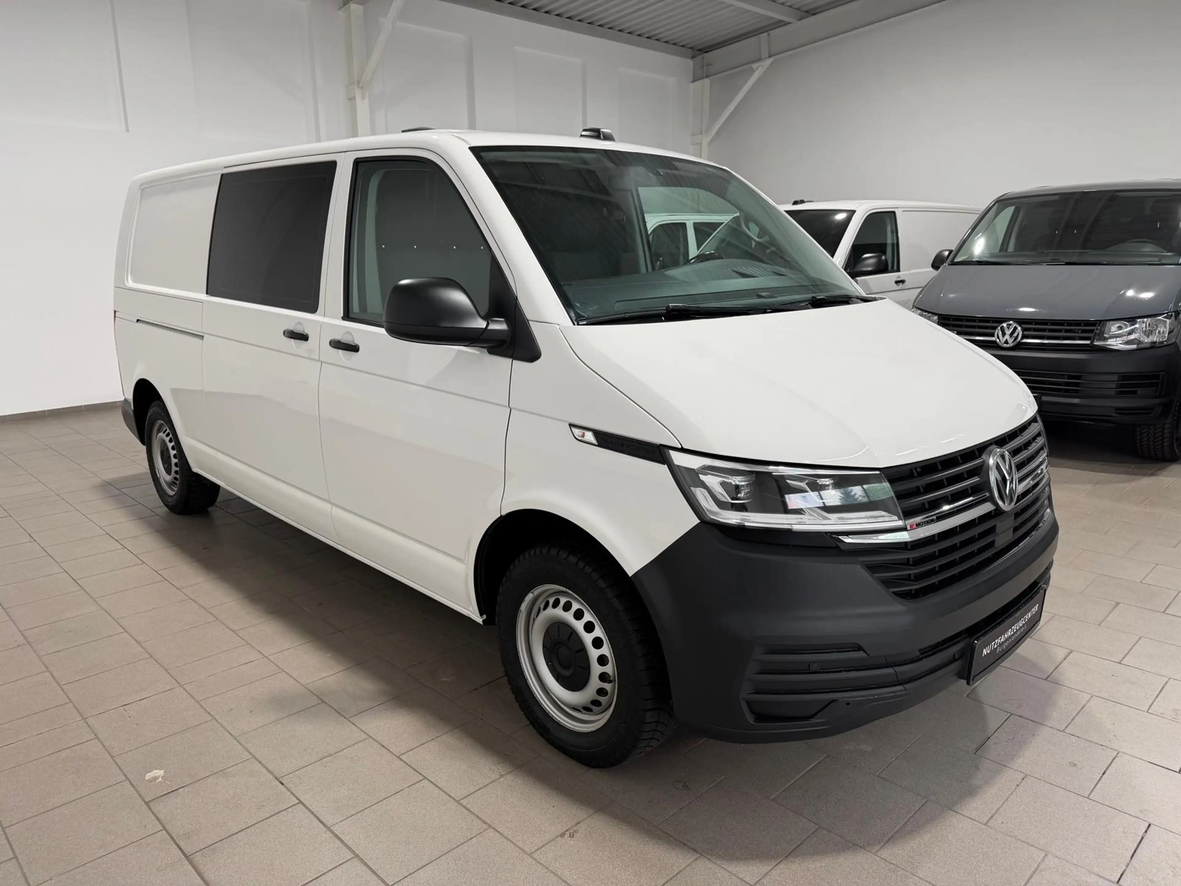 Volkswagen T6.1 Transporter ,4Motion,LR,Navi,Standh,AHK,LED — photo 2