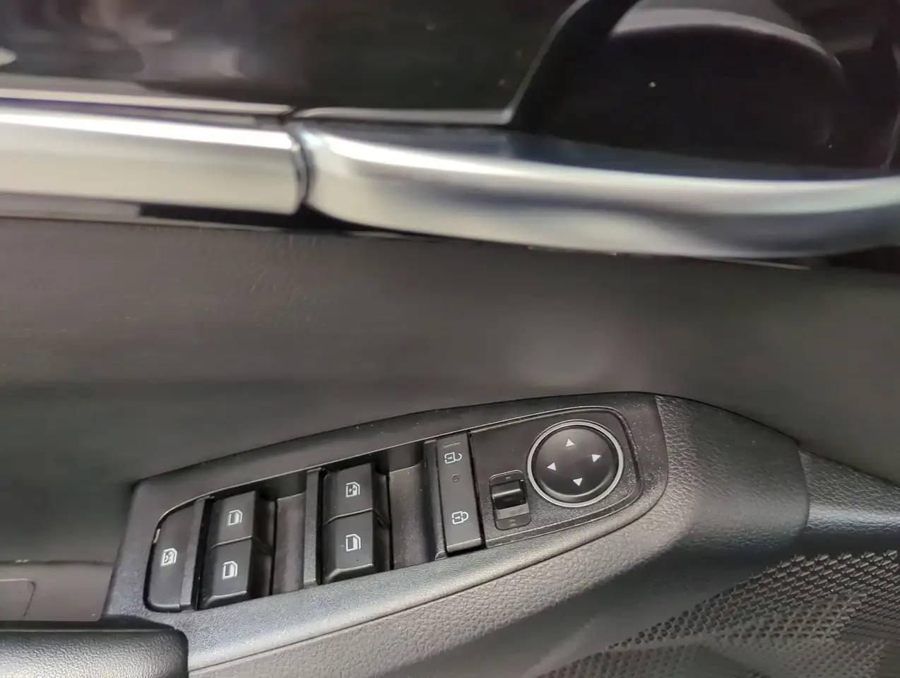 Kia Seltos снимка Kia Seltos