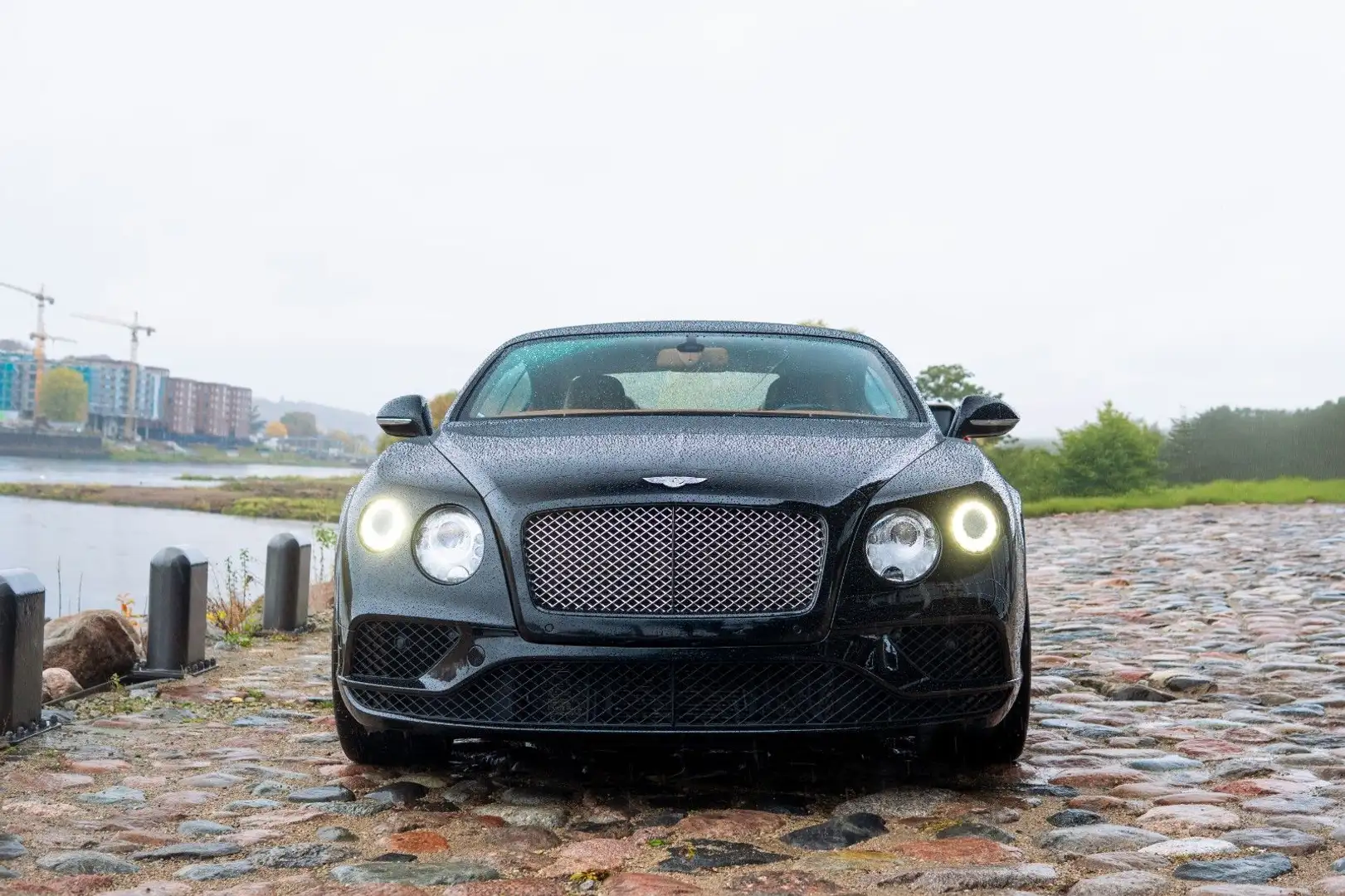 Bentley Continental GT 4.0 V8 4WD Automatik Šedá - 2