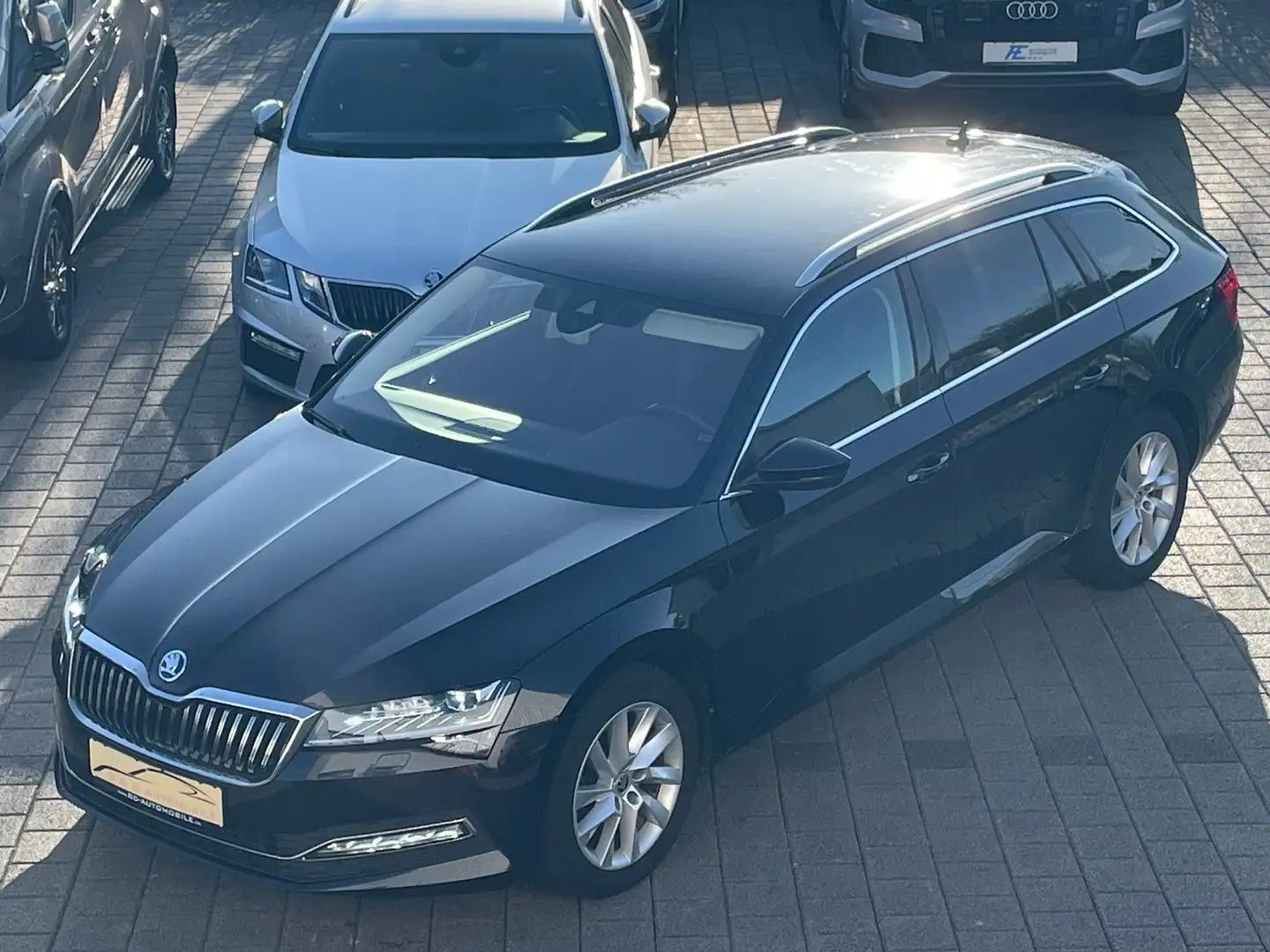 Skoda Superb Combi 2.0 TDI Style*Navi*LED*Alcantara* Schwarz - 1