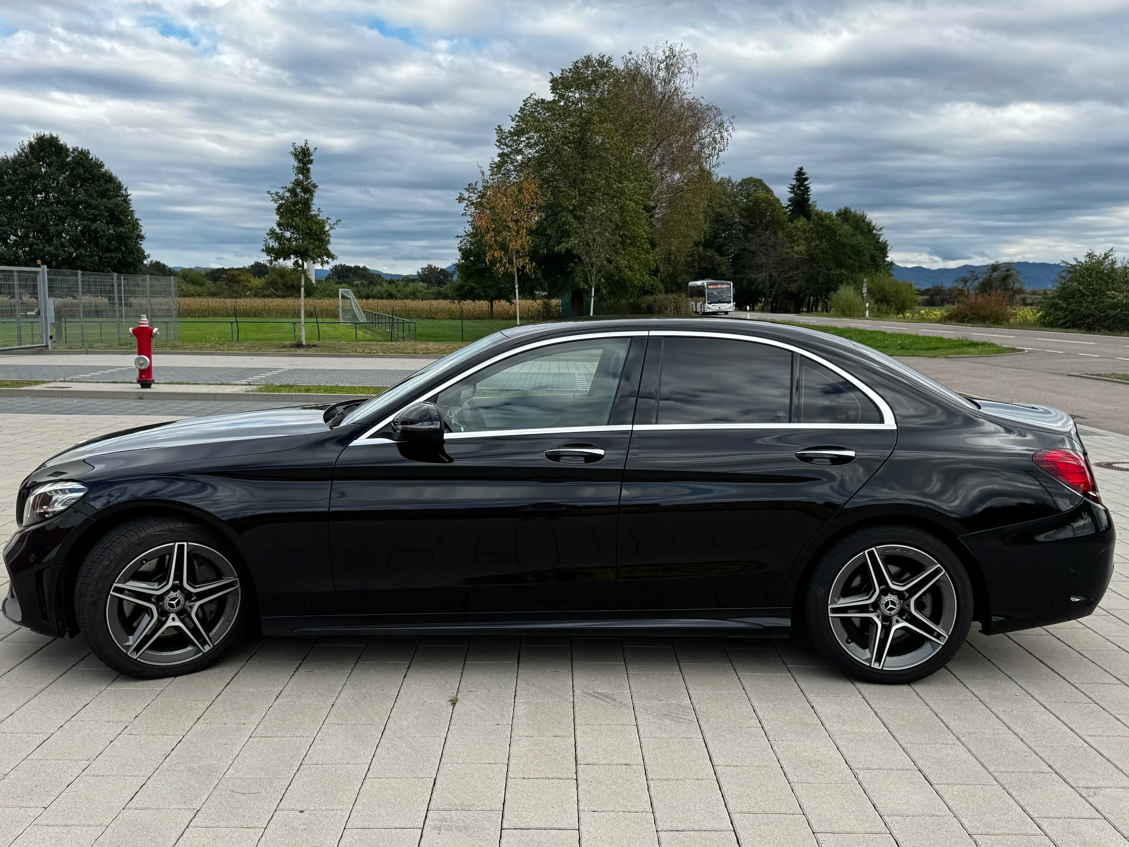 Mercedes-Benz C 300 C 300 (205.083) AMG Voll Service neu — photo 2