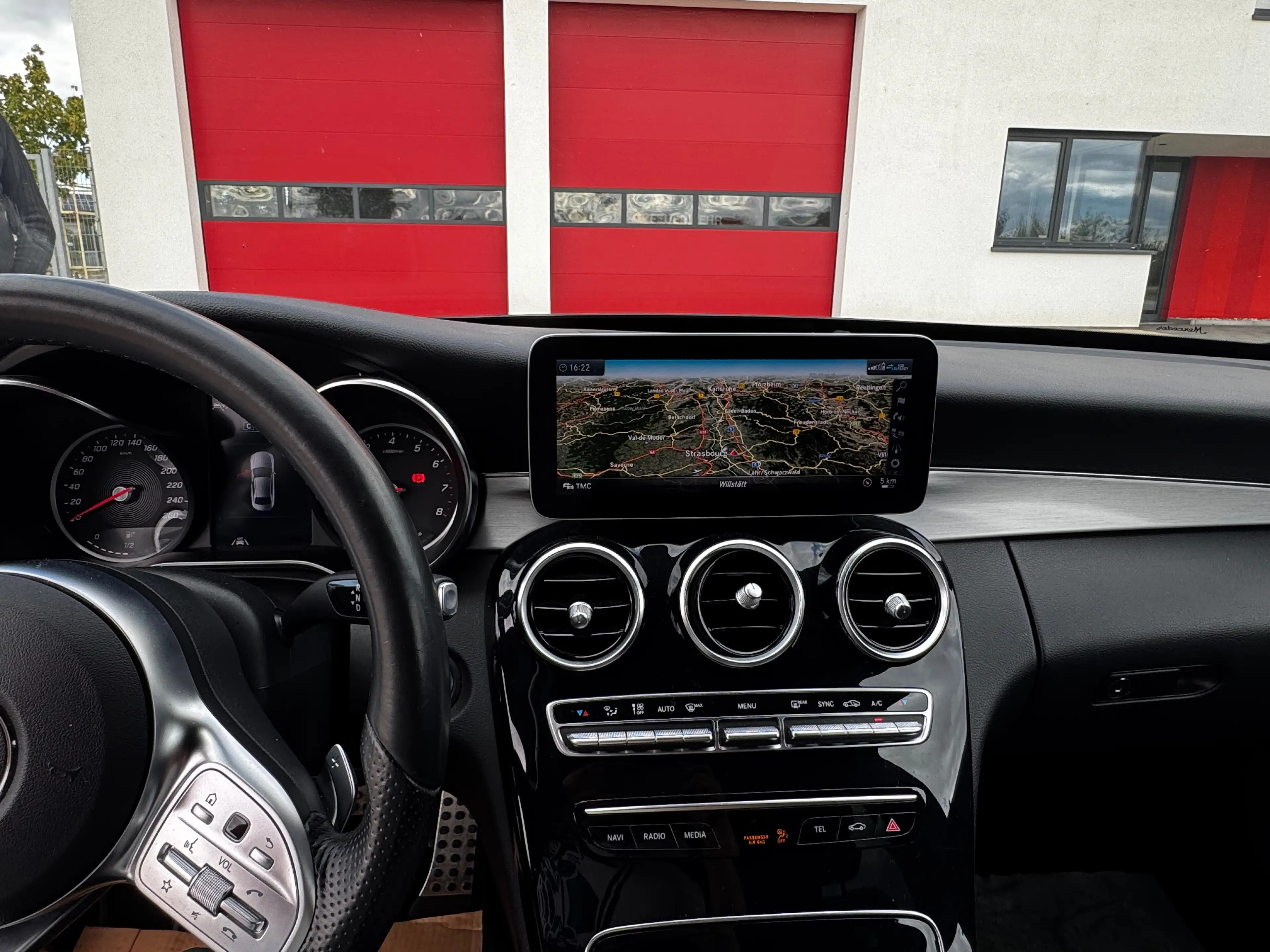 Mercedes-Benz C 300 C 300 (205.083) AMG Voll Service neu — photo 13