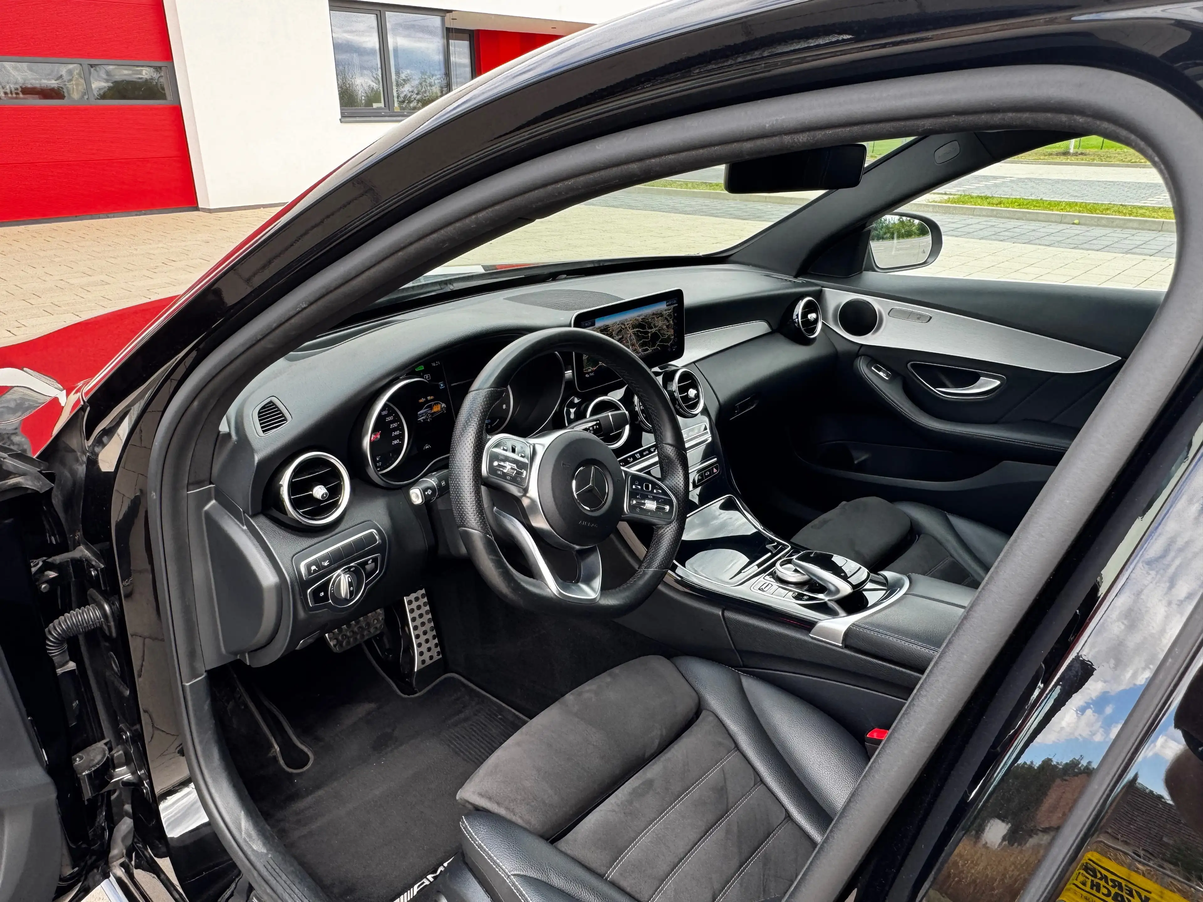 Mercedes-Benz C 300 C 300 (205.083) AMG Voll Service neu — photo 9
