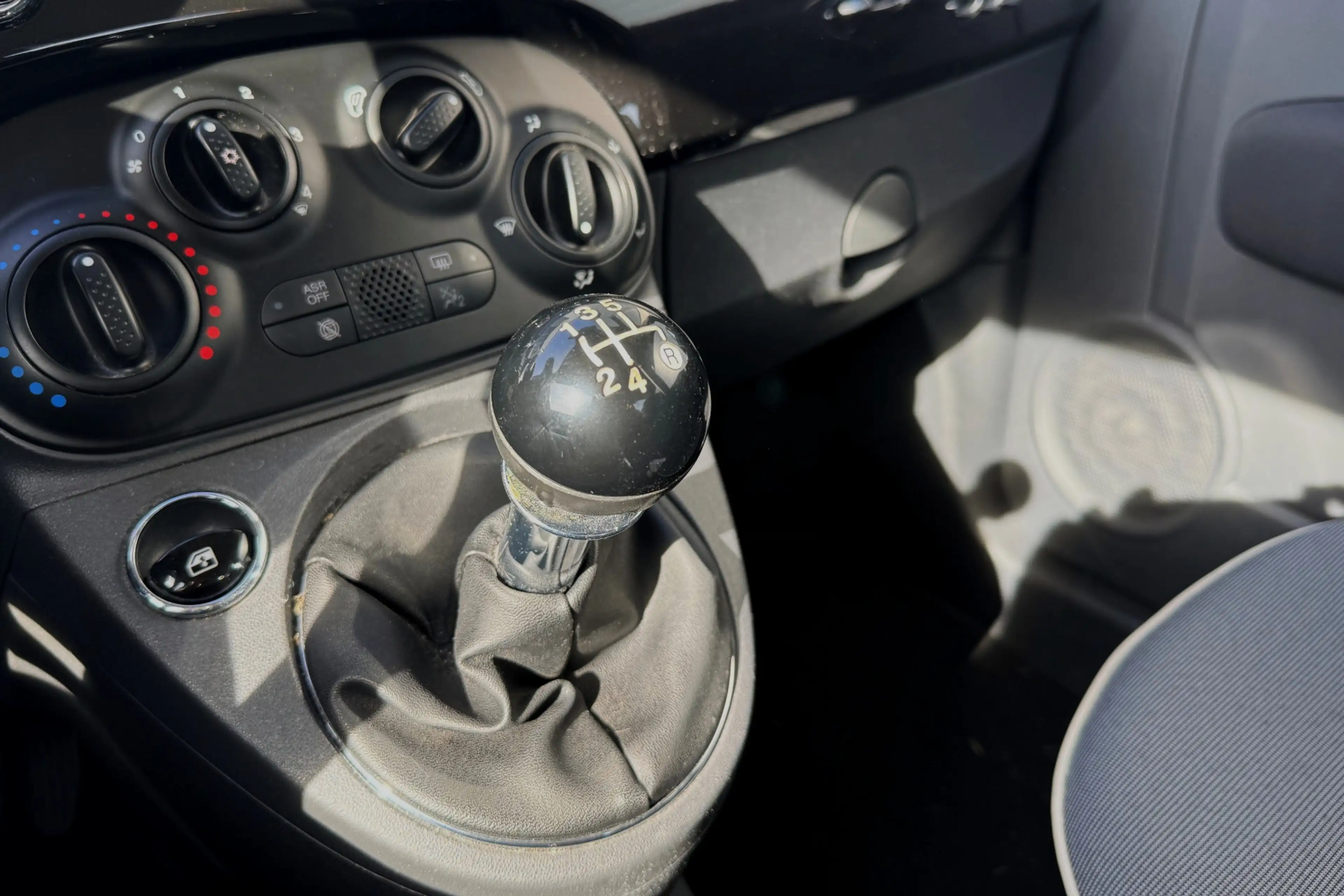 Fiat 500 0.9 TwinAir Turbo Lounge PANO NAVI LMV — photo 14