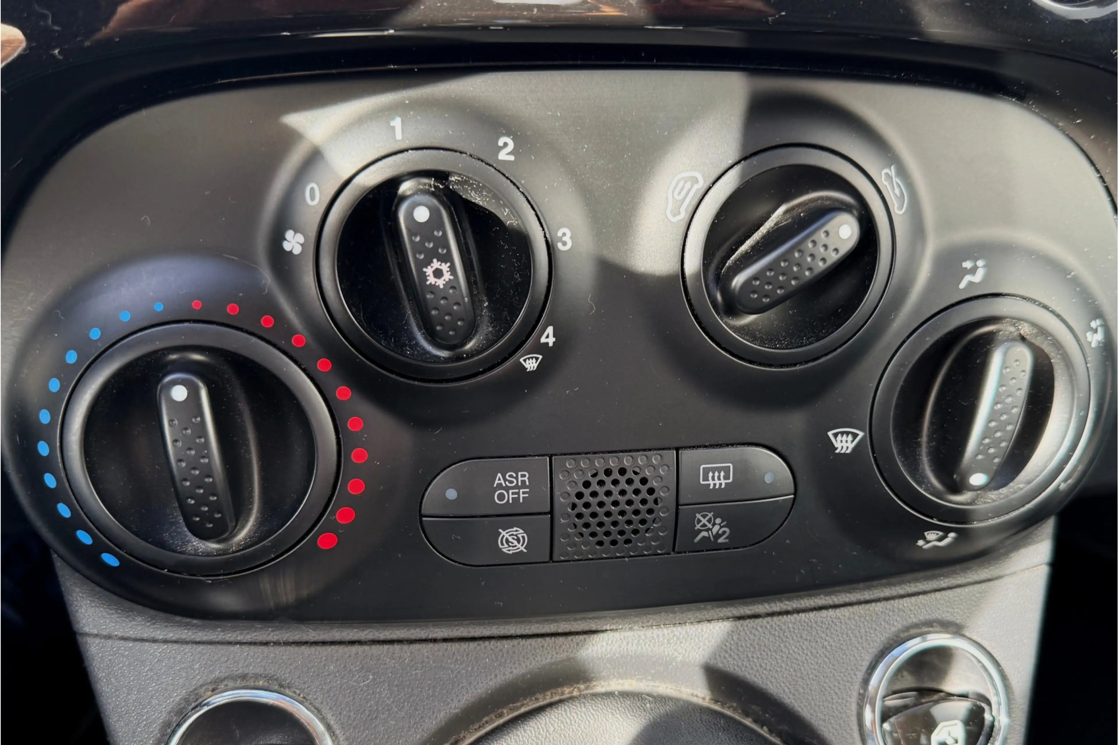Fiat 500 0.9 TwinAir Turbo Lounge PANO NAVI LMV — photo 13