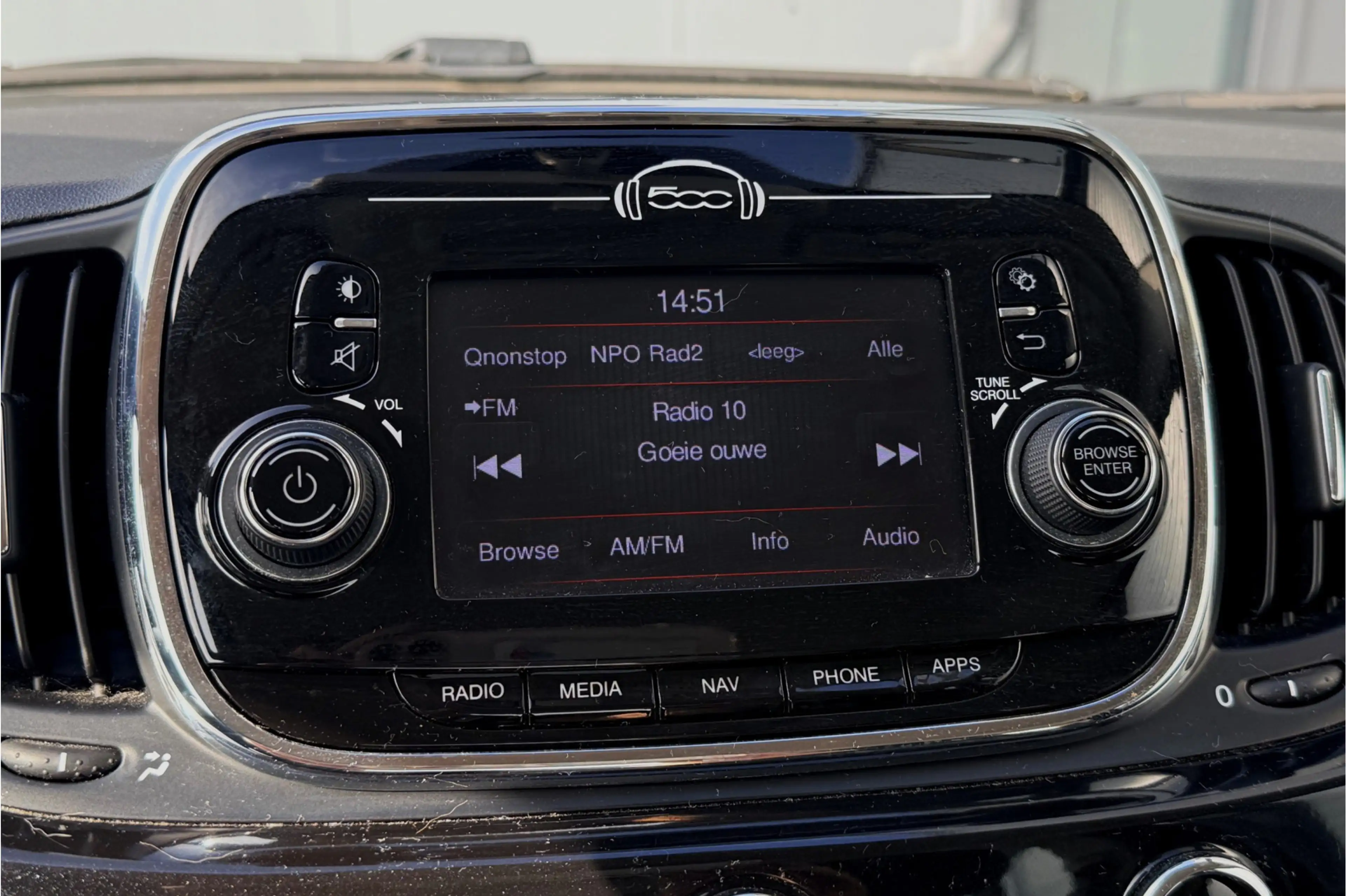 Fiat 500 0.9 TwinAir Turbo Lounge PANO NAVI LMV — photo 11