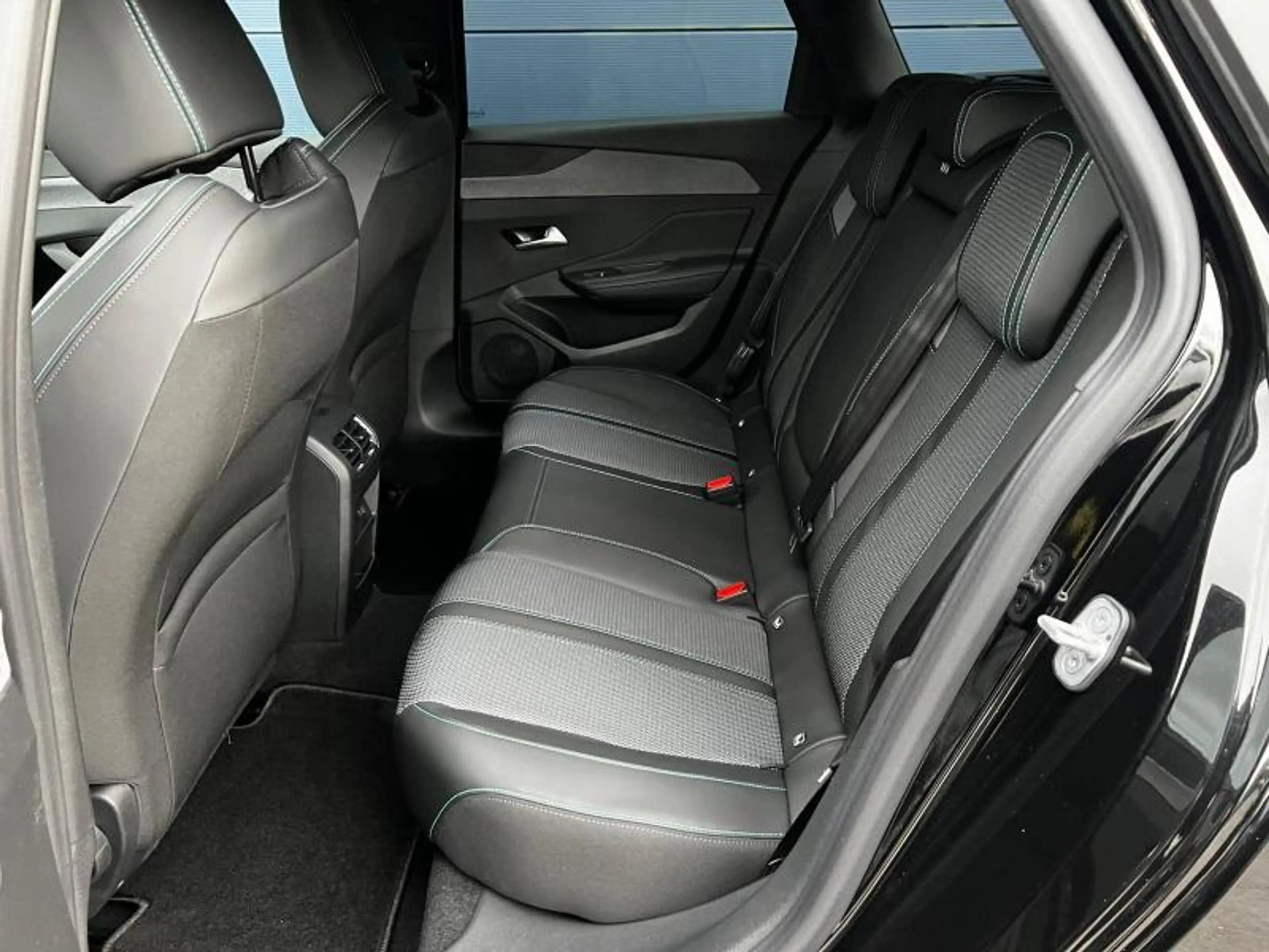 Peugeot 308 Allure / EAT8 / SW / 1.5 BlueHDi — photo 8