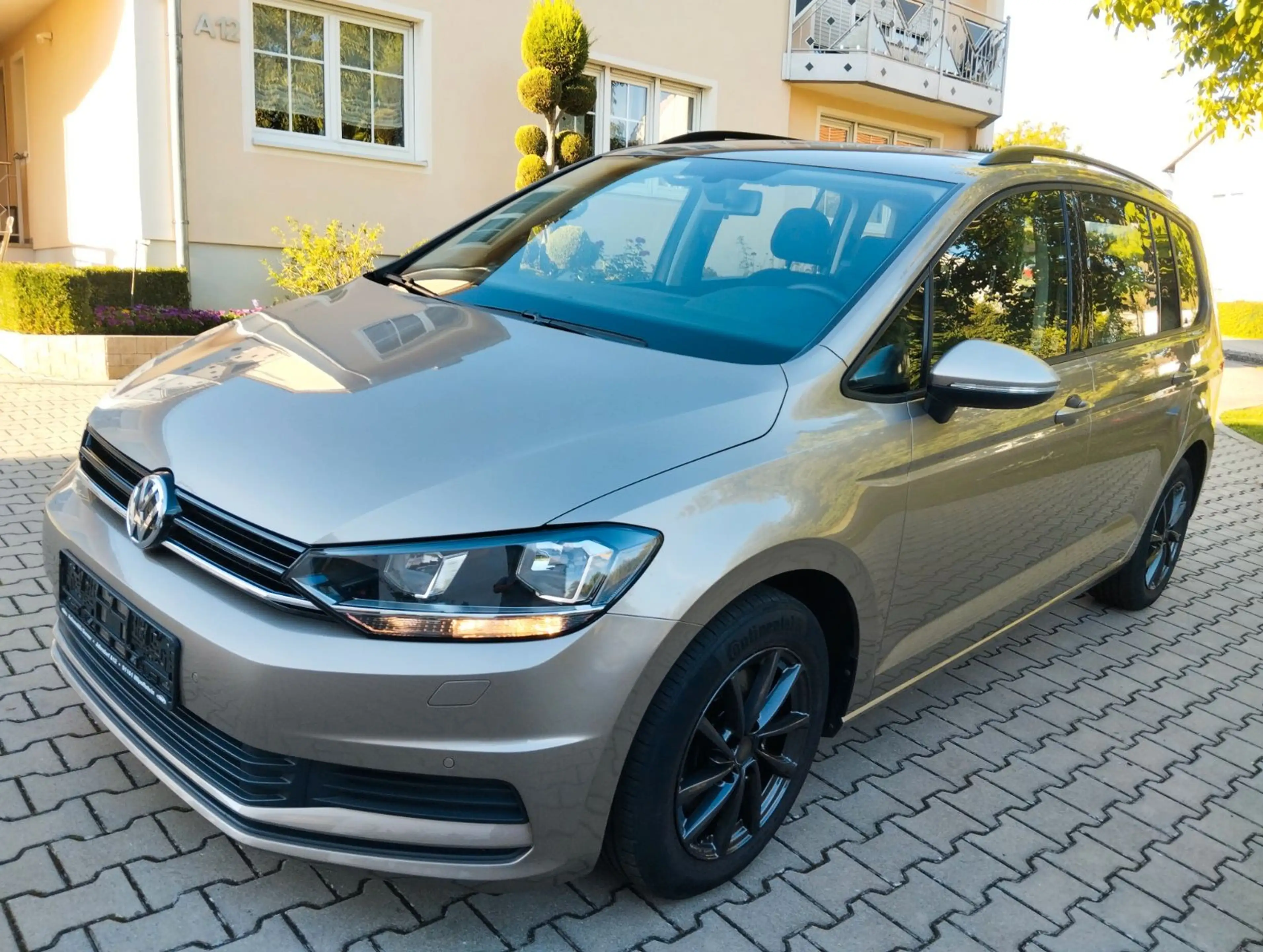Volkswagen Touran 1.6 TDI, 7-Sitze, PDC, AHK,BMT/Start-Stop