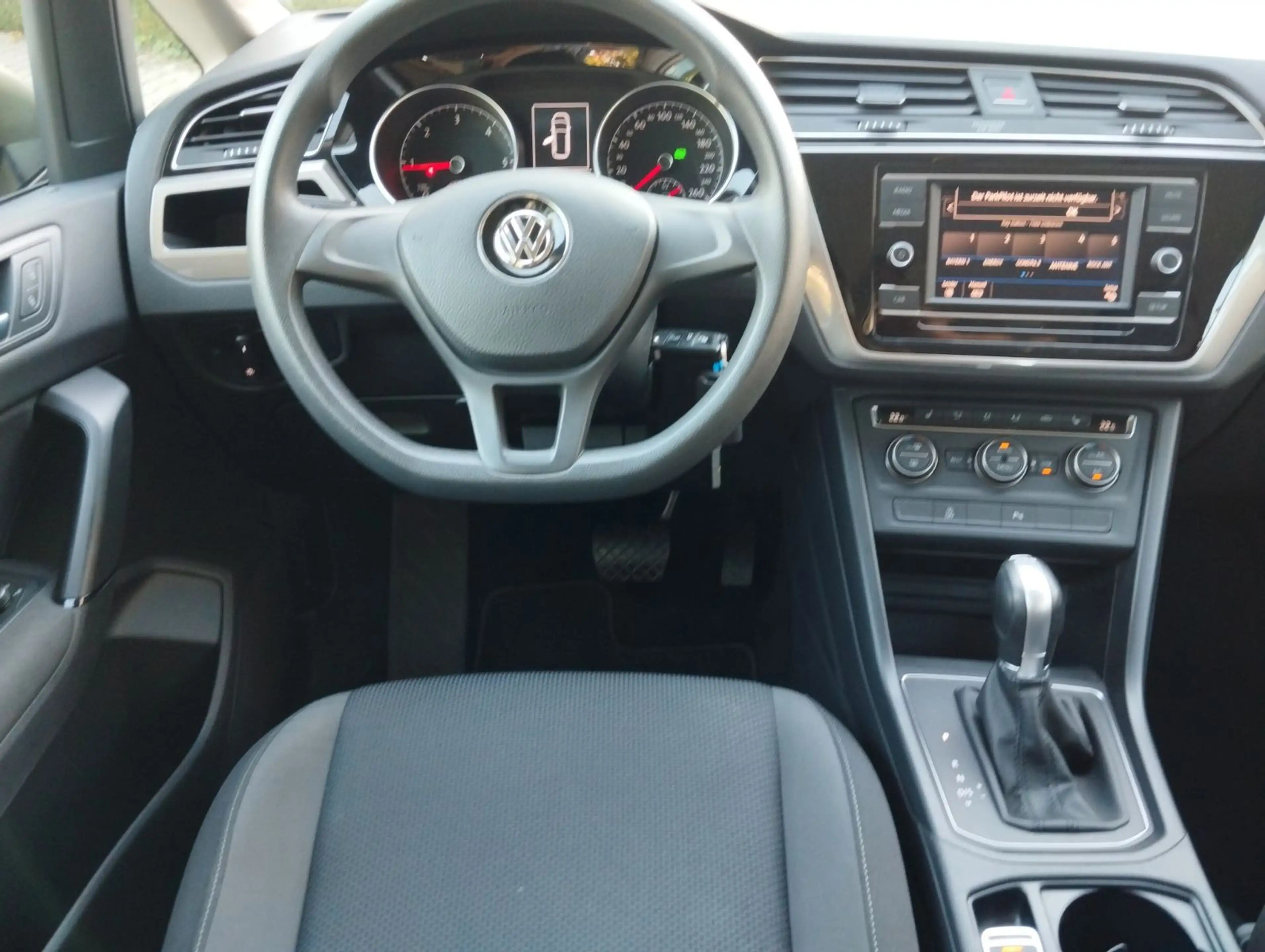 Volkswagen Touran 1.6 TDI, 7-Sitze, PDC, AHK,BMT/Start-Stop — photo 10