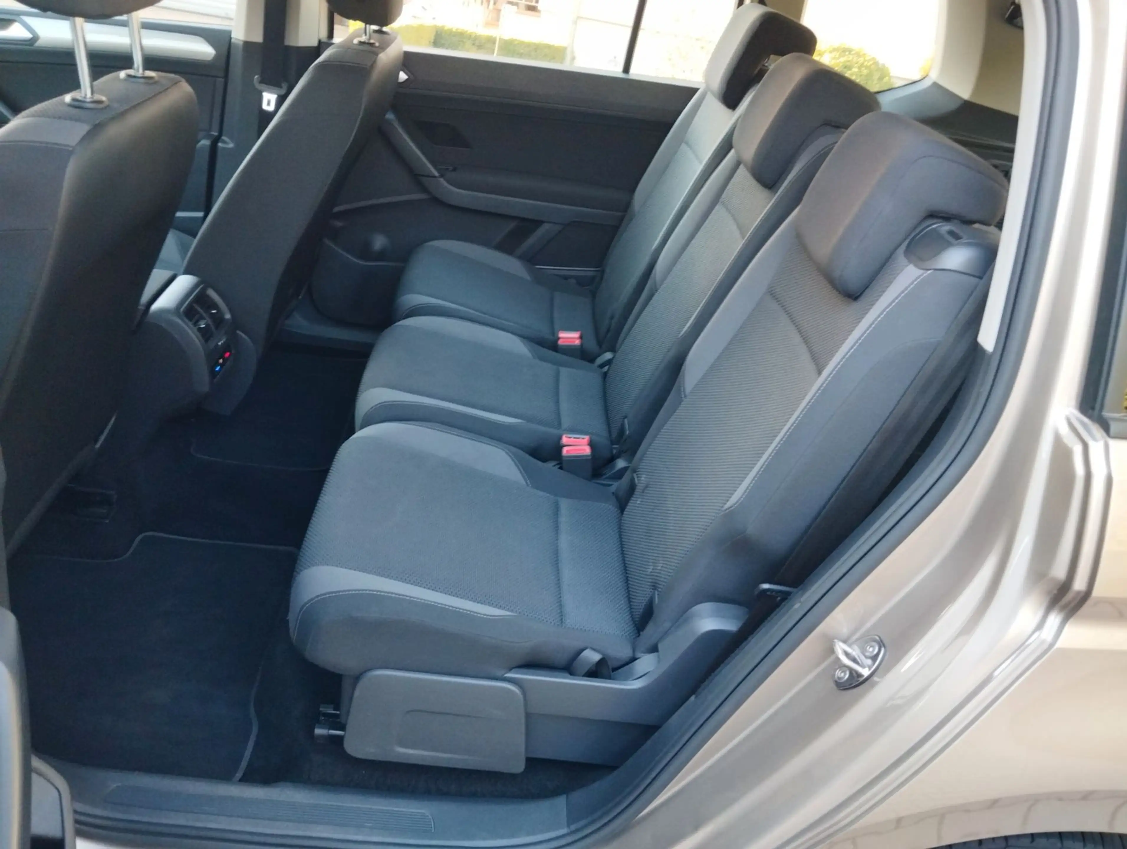 Volkswagen Touran 1.6 TDI, 7-Sitze, PDC, AHK,BMT/Start-Stop — photo 12