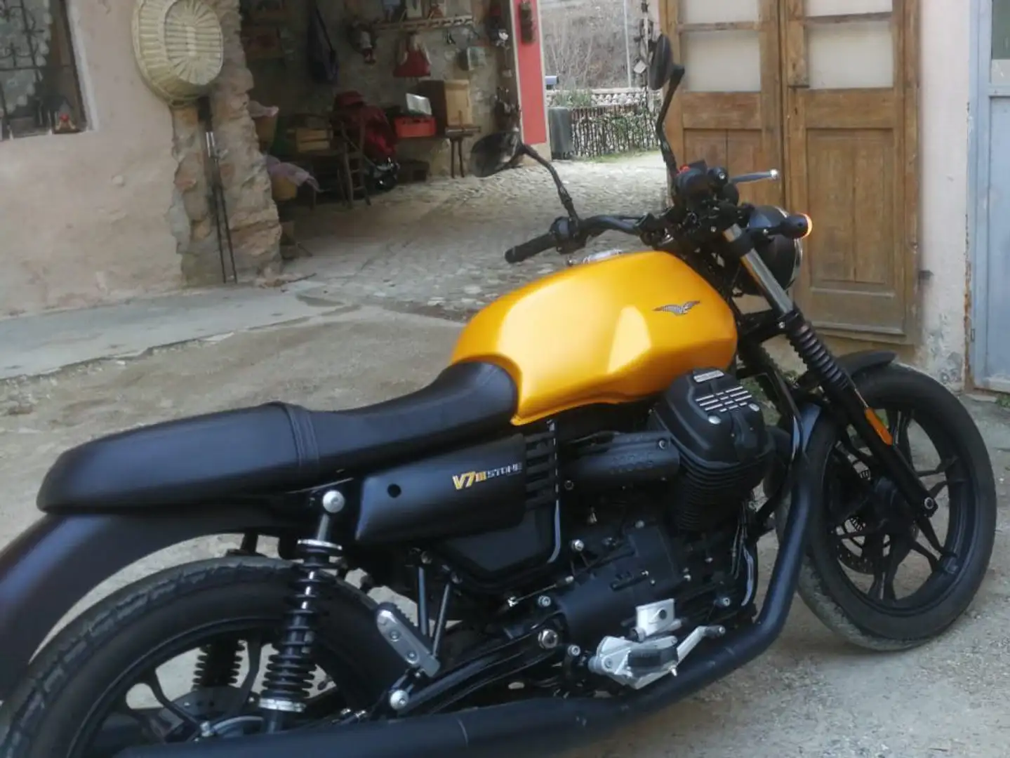 Moto Guzzi V 7 V7 III - Stone Oro - 1