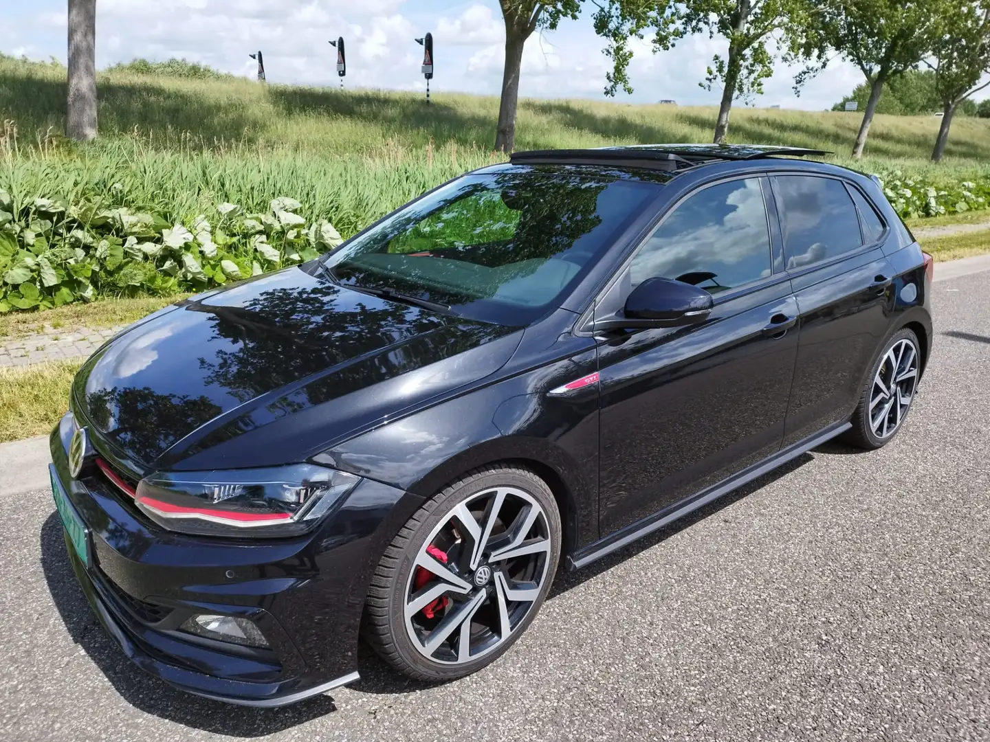 Volkswagen Polo GTI 2.0 TSI ** DSG ** VC ** Panodak ** 18 inch ** Beat Noir - 2