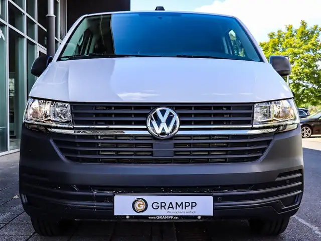 Volkswagen Transporter view 11