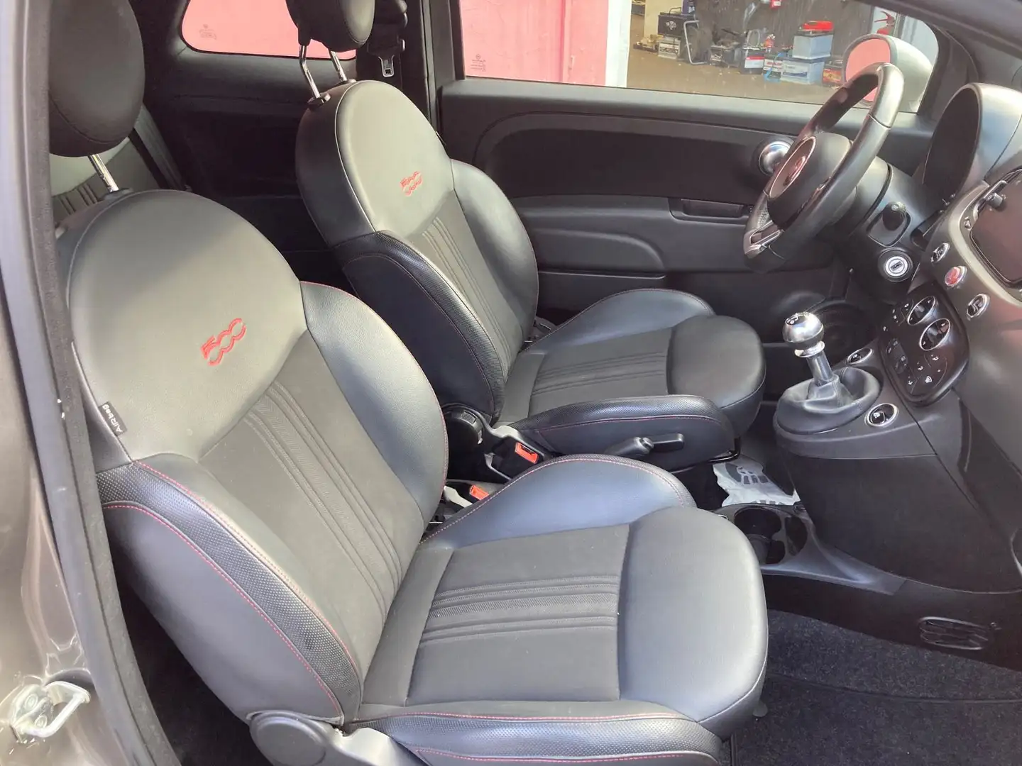 Fiat 500 Sport-DAB-Pano-Dach-PDC hi.-Alu-Spoiler-Pack Grau - 2