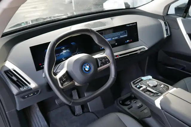 BMW iX xDrive50 *M-Sport/AHK/Laserlicht/360°/DA-Prof./Innovations Paket* Ansicht 12