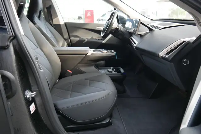 BMW iX xDrive50 *M-Sport/AHK/Laserlicht/360°/DA-Prof./Innovations Paket* Ansicht 33