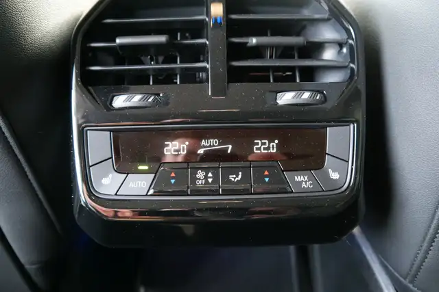 BMW iX xDrive50 *M-Sport/AHK/Laserlicht/360°/DA-Prof./Innovations Paket* Ansicht 7