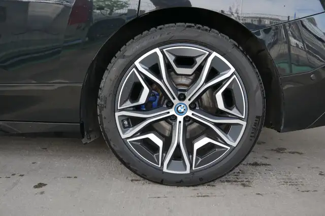 BMW iX xDrive50 *M-Sport/AHK/Laserlicht/360°/DA-Prof./Innovations Paket* Ansicht 5
