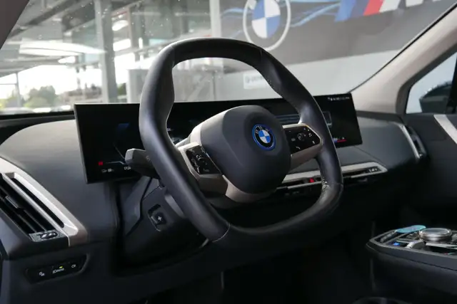 BMW iX xDrive50 *M-Sport/AHK/Laserlicht/360°/DA-Prof./Innovations Paket* Ansicht 11