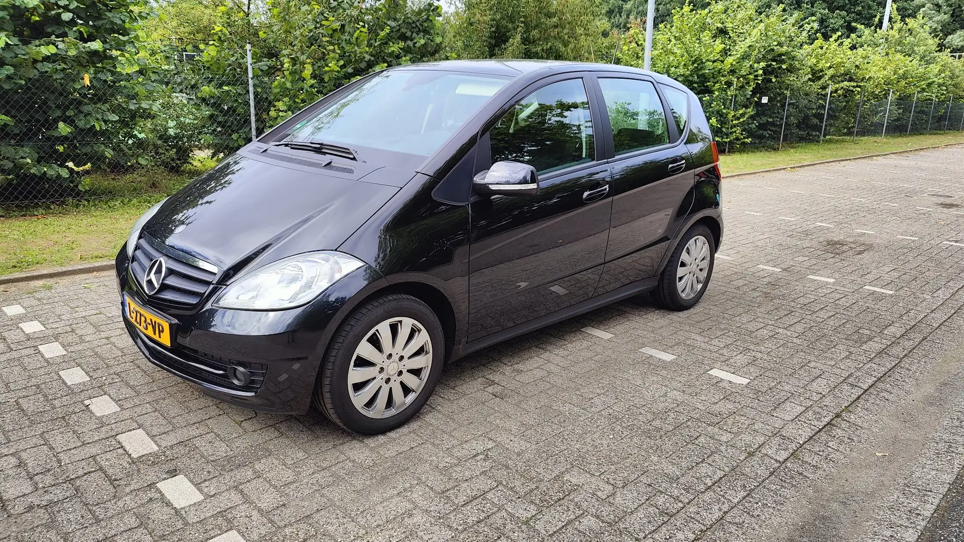 Mercedes-Benz A 150 A160 5D Cosmo Zwart Mett A/C. Trekhaak Zwart - 1