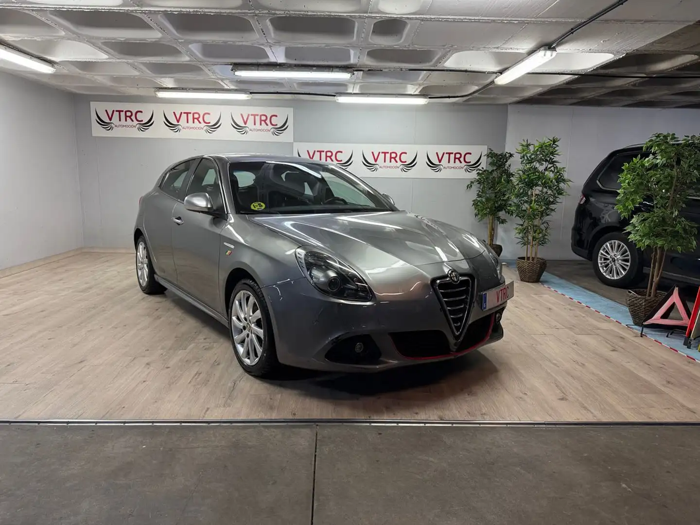 Alfa Romeo Giulietta 2.0JTDm Distinctive 140 Gris - 1
