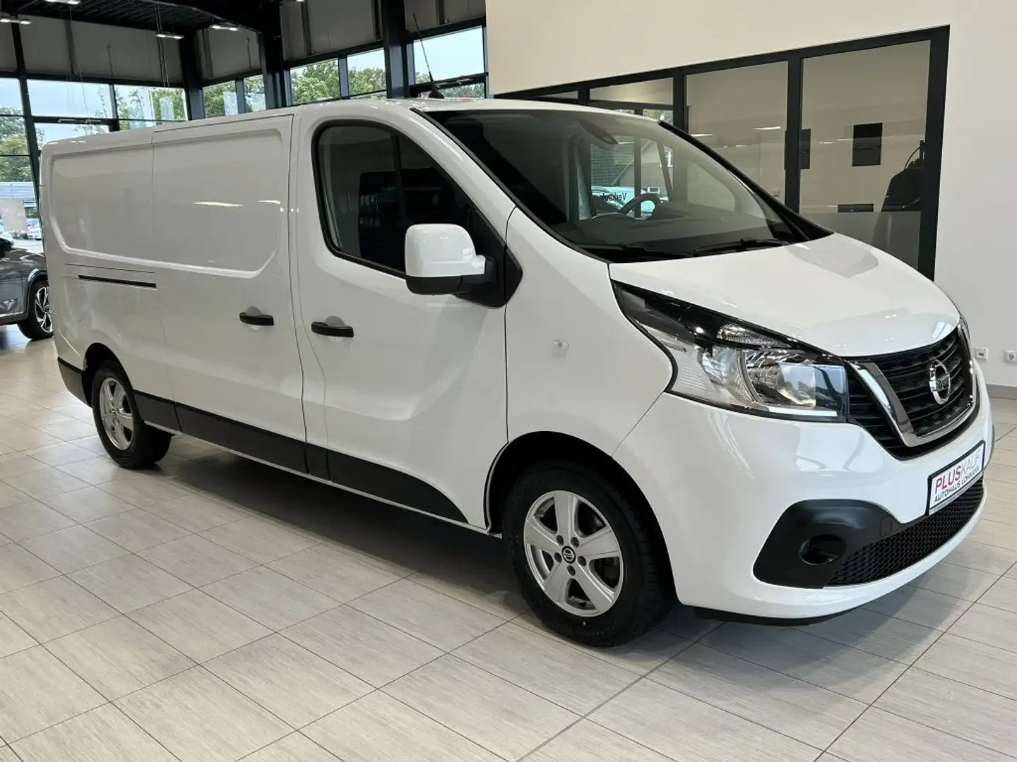 Nissan NV300 L2H1 2,9 dCi 145 DCT Comfort Weiß - 2