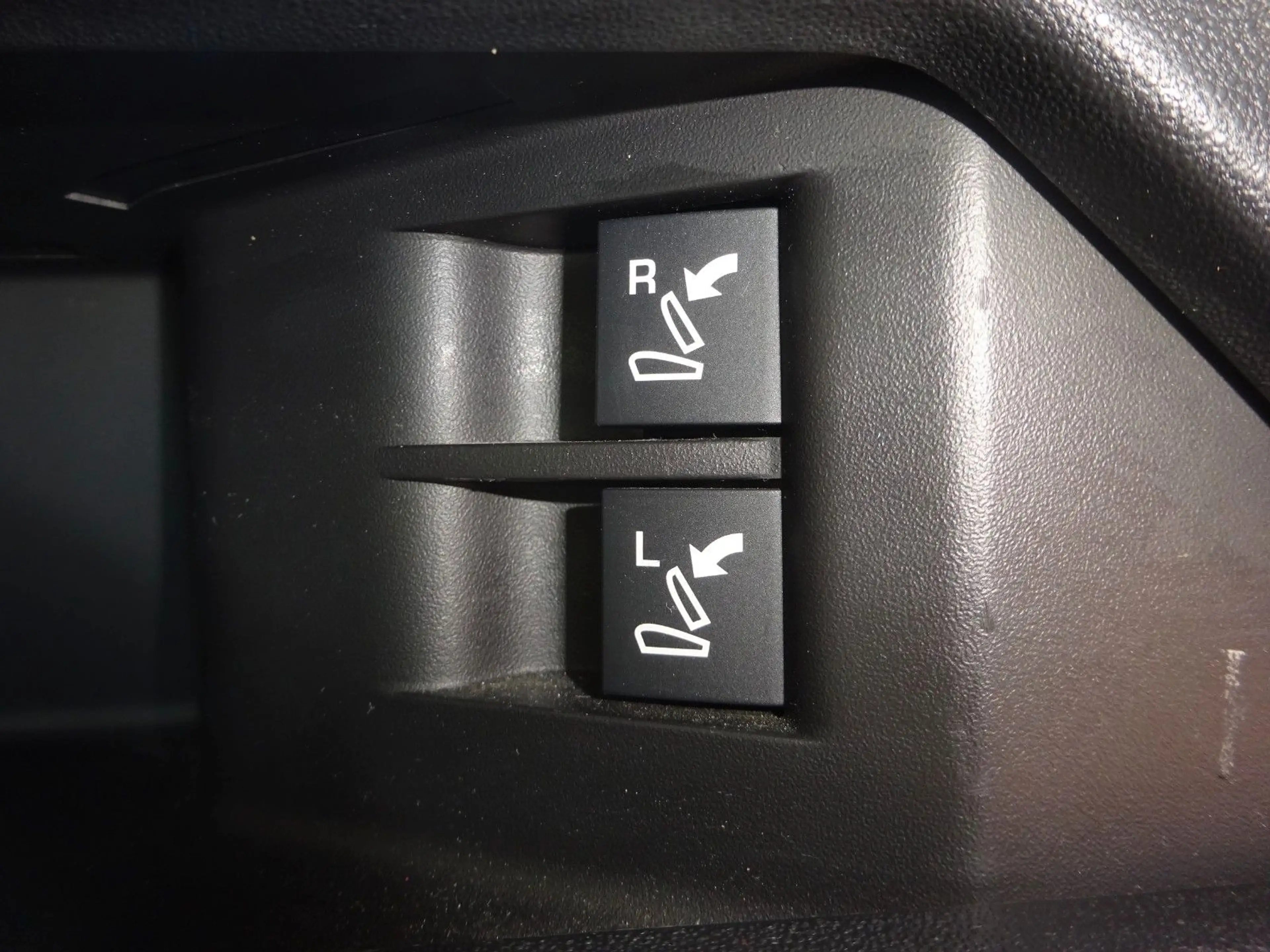 Land Rover Discovery Sport D150 Autm. S AWD Leder Navi Kam — photo 7