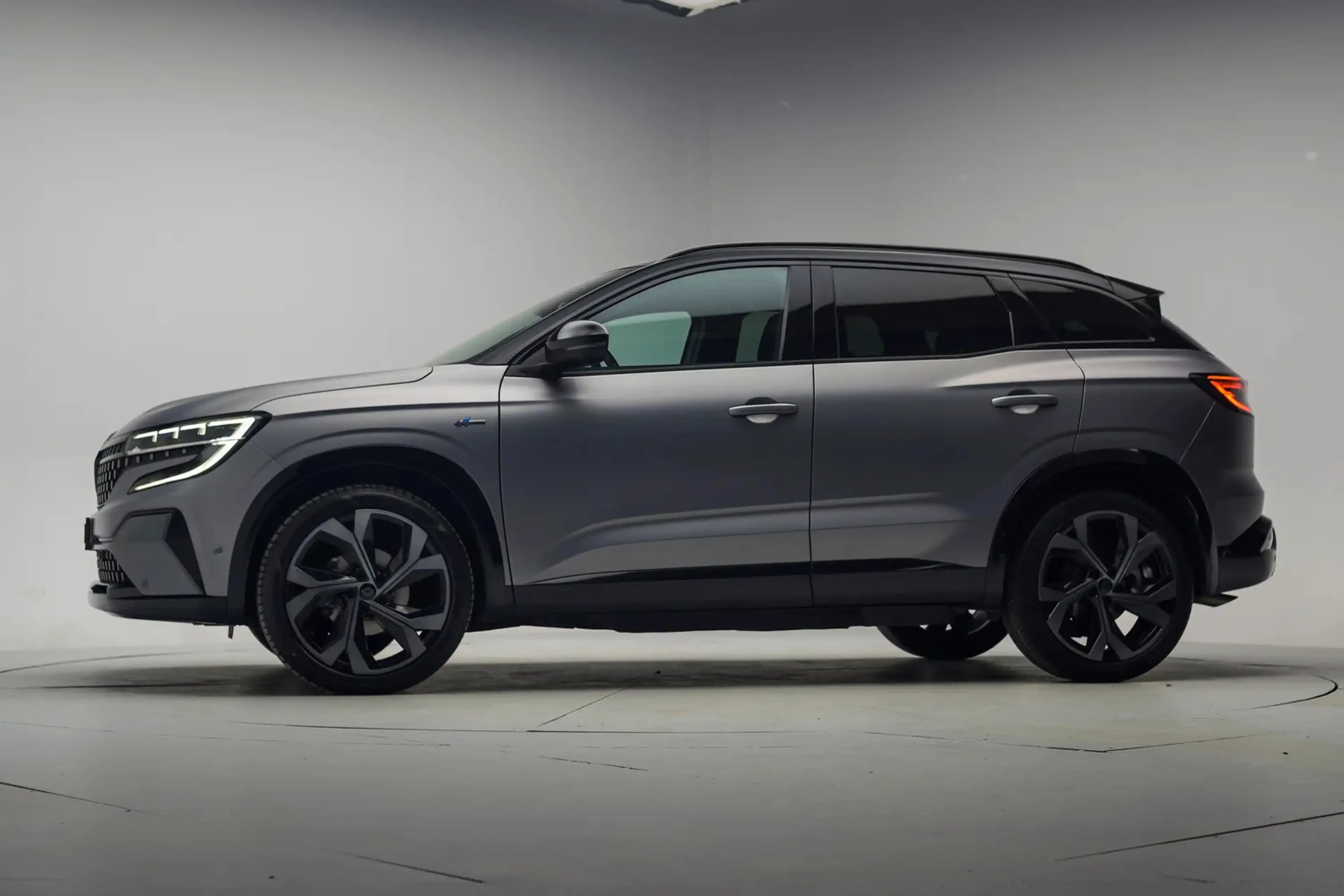Renault Austral 1.3 mild hybrid 160 X-tronic techno esprit Alpine — photo 2