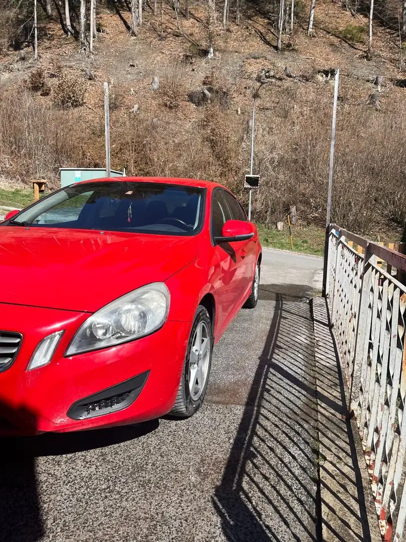 Volvo S60 Drive - 1