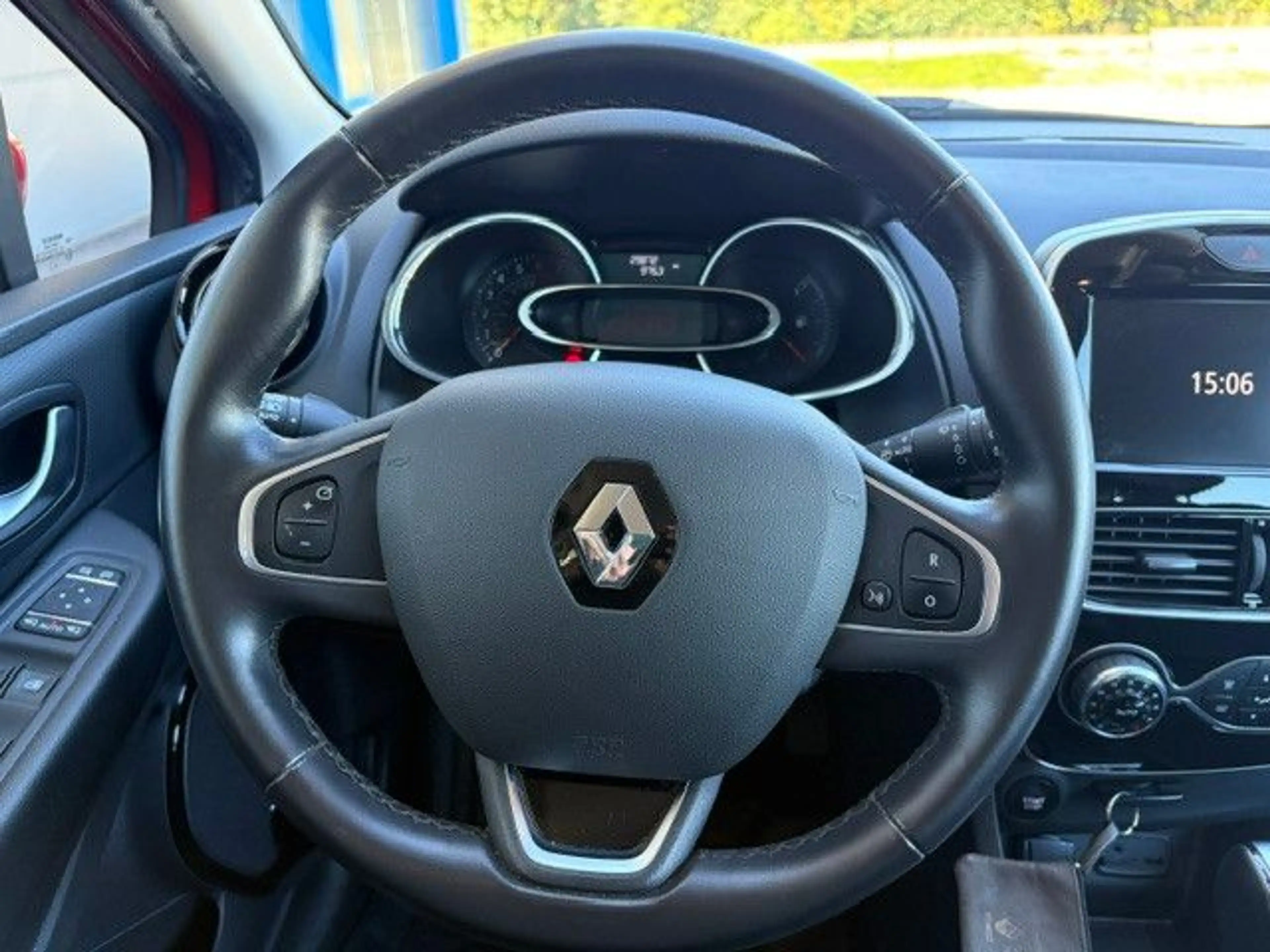 Renault Clio IV Grandtour Intens AUTOMATIC KAMERA SHZ — photo 10