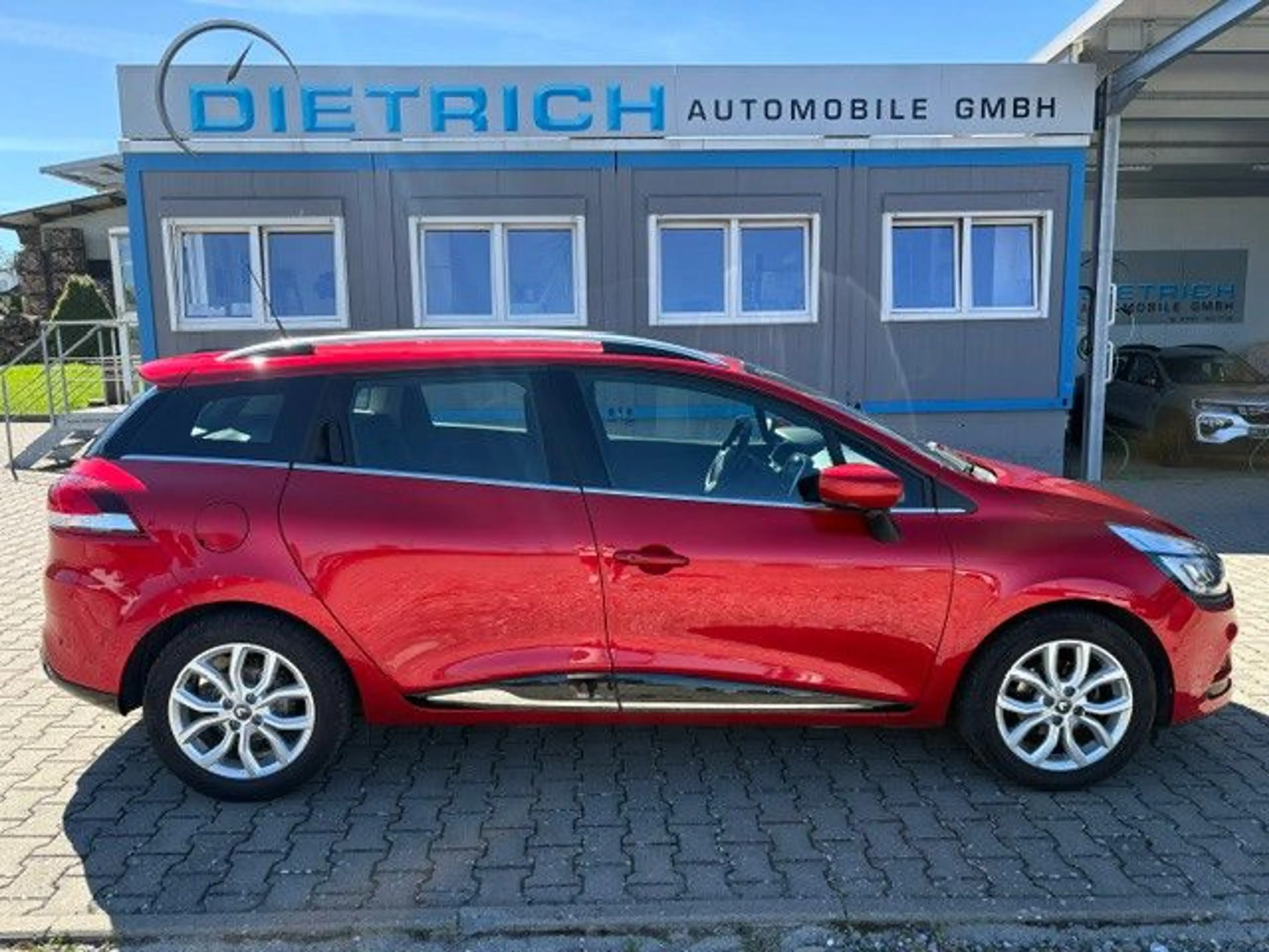 Renault Clio IV Grandtour Intens AUTOMATIC KAMERA SHZ — photo 6