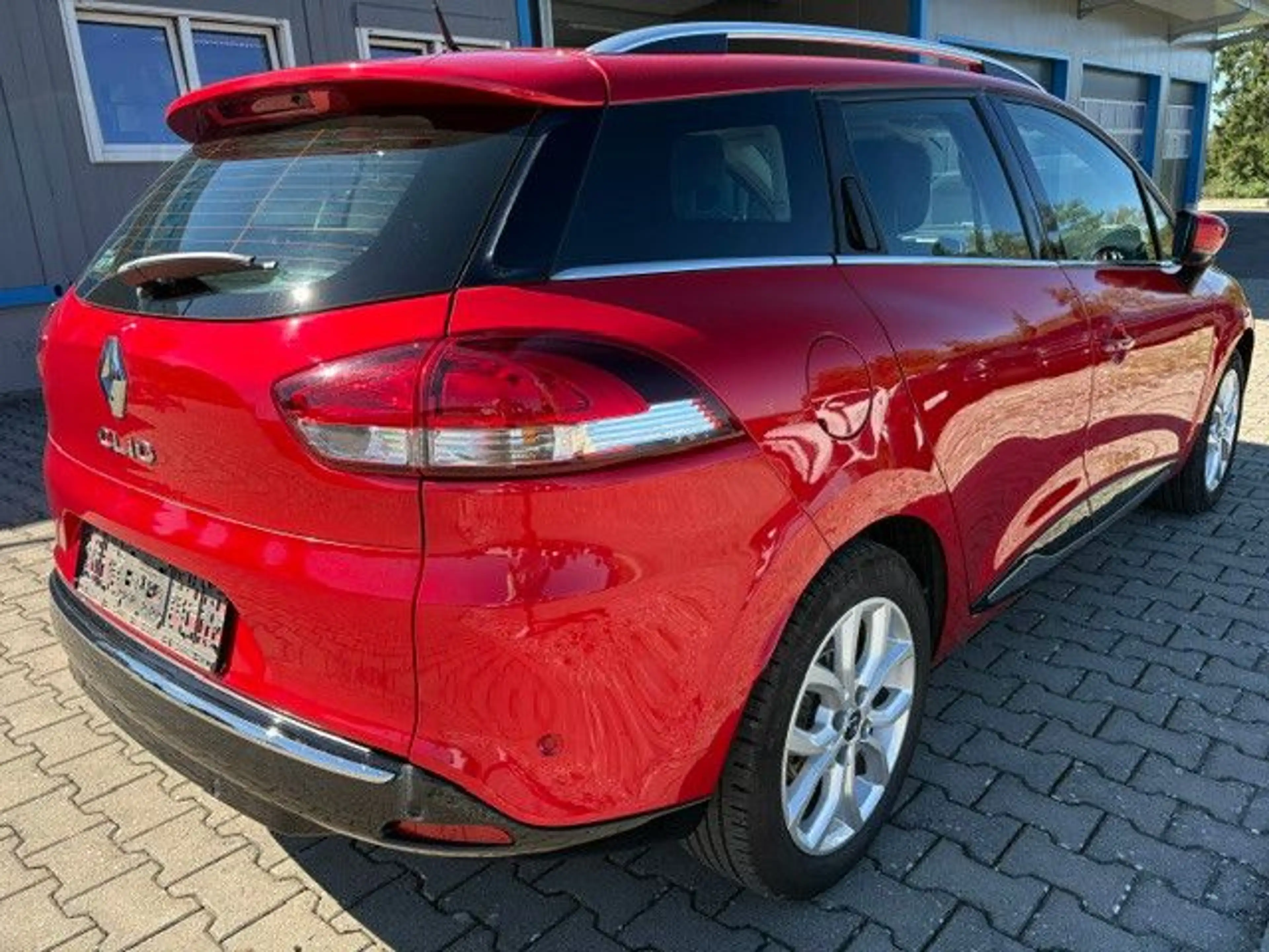 Renault Clio IV Grandtour Intens AUTOMATIC KAMERA SHZ — photo 4