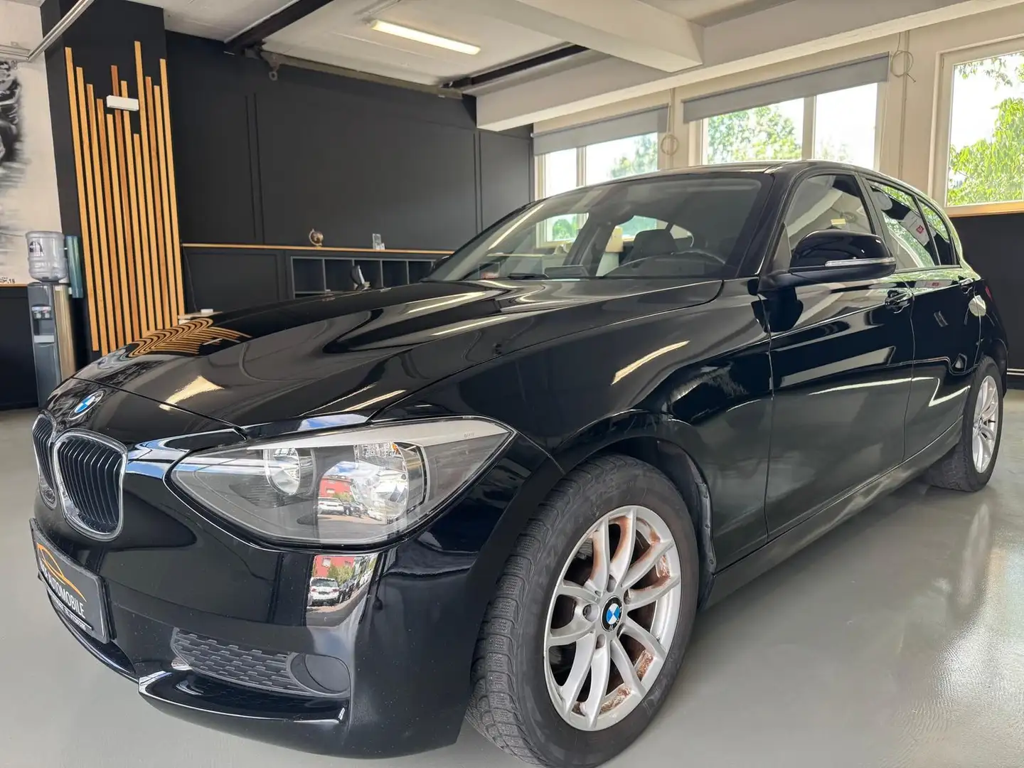BMW 116 i AUTOMATIK SHZ ALLU KLIMA TÜV NEU Schwarz - 1