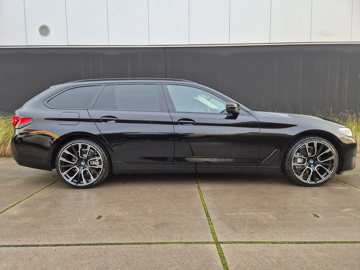 BMW 530 eA*AUT.*X-DRIVE*LEDER*CAMERA*FULL LED* Zwart - 2