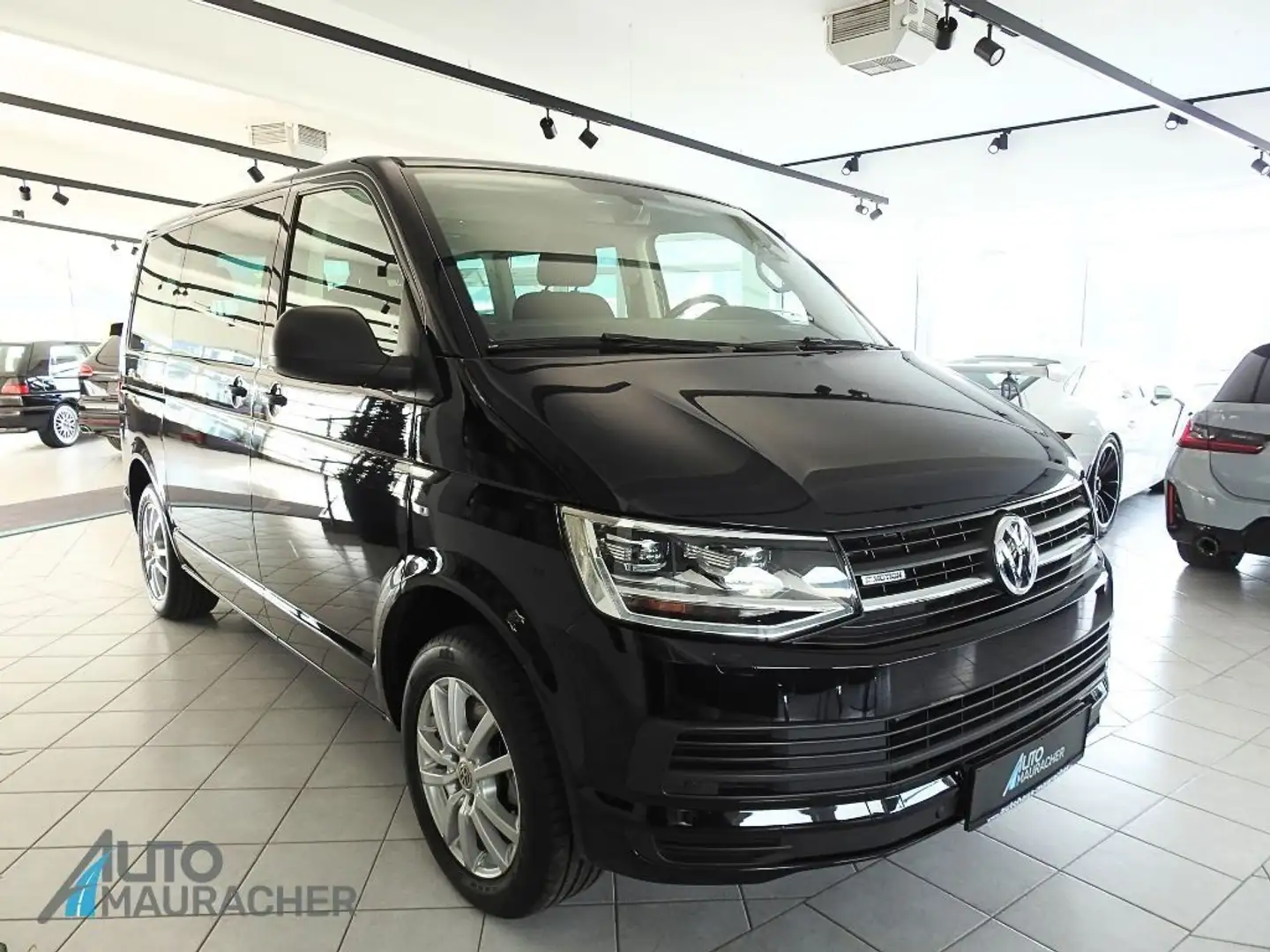 Volkswagen T6 Multivan 2.0 TDI 4Motion DSG*LED*NAVI*AHK* Schwarz - 2