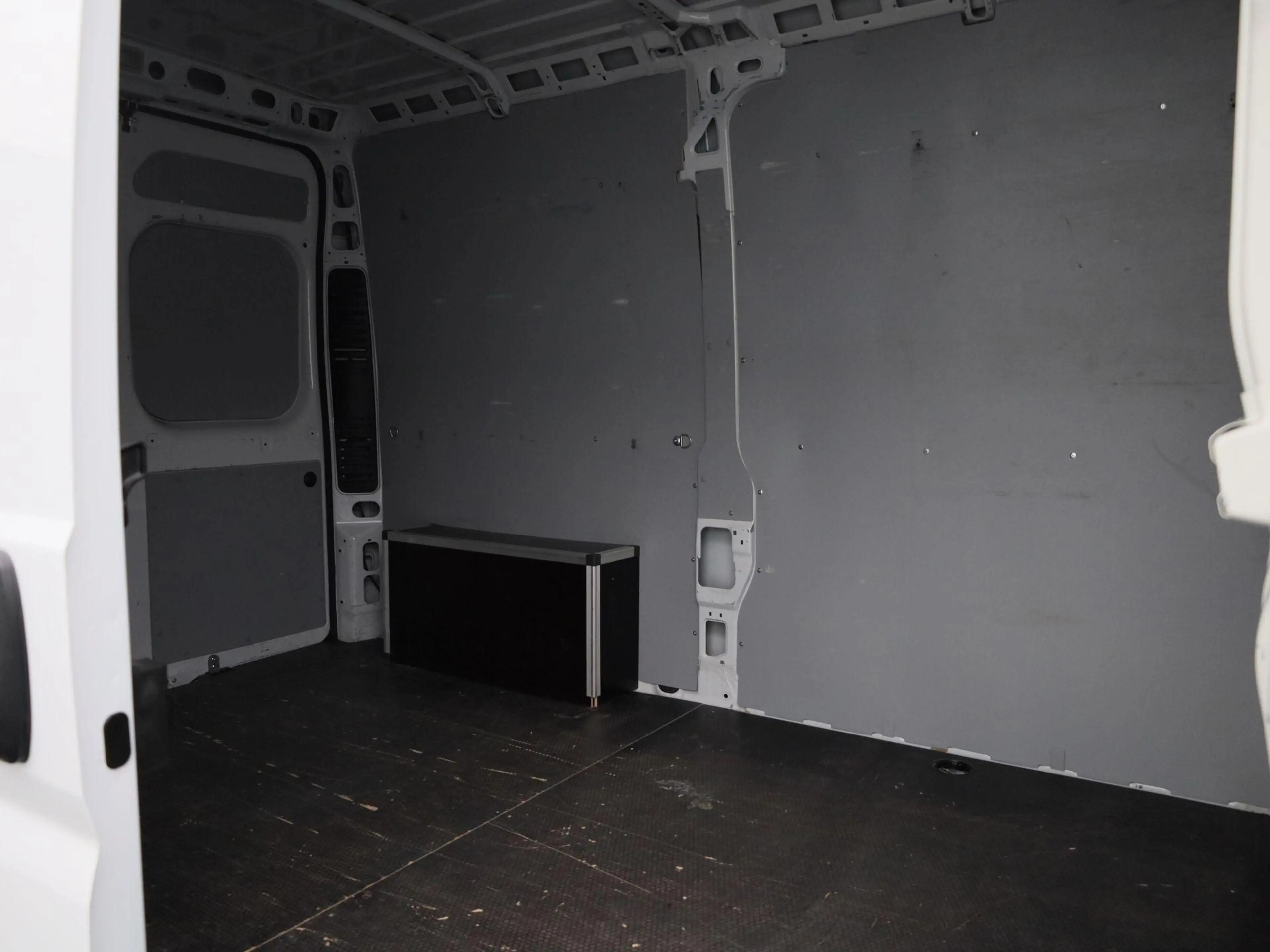 Opel Movano 3500 2.2 L Turbo D 103kW L2H2 Light — photo 13
