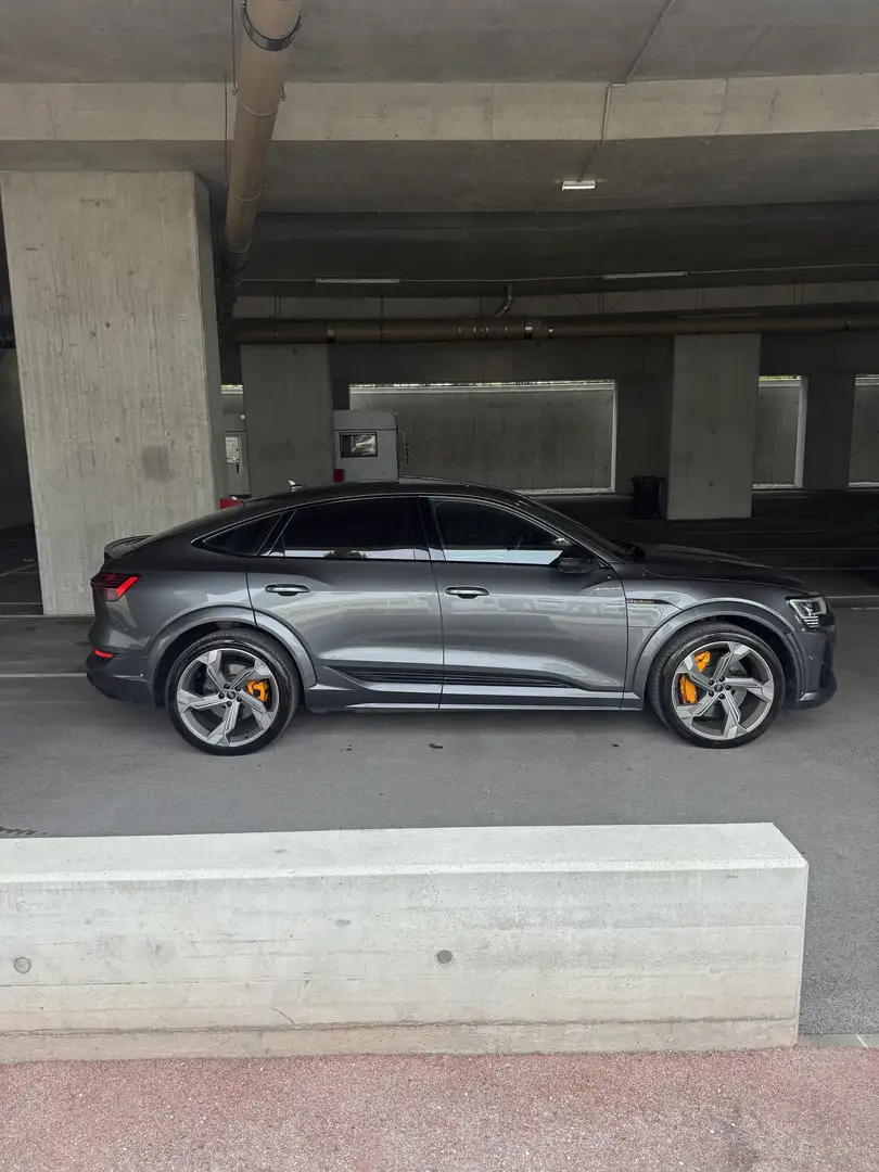 Audi e-tron S Sportback 503Ps Grau - 2