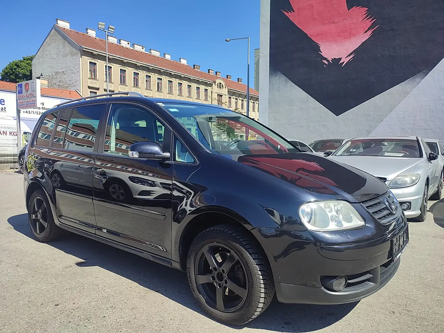 Volkswagen Touran Highline FSI Aut. *Android Radio, Sitzheizung* Schwarz - 2