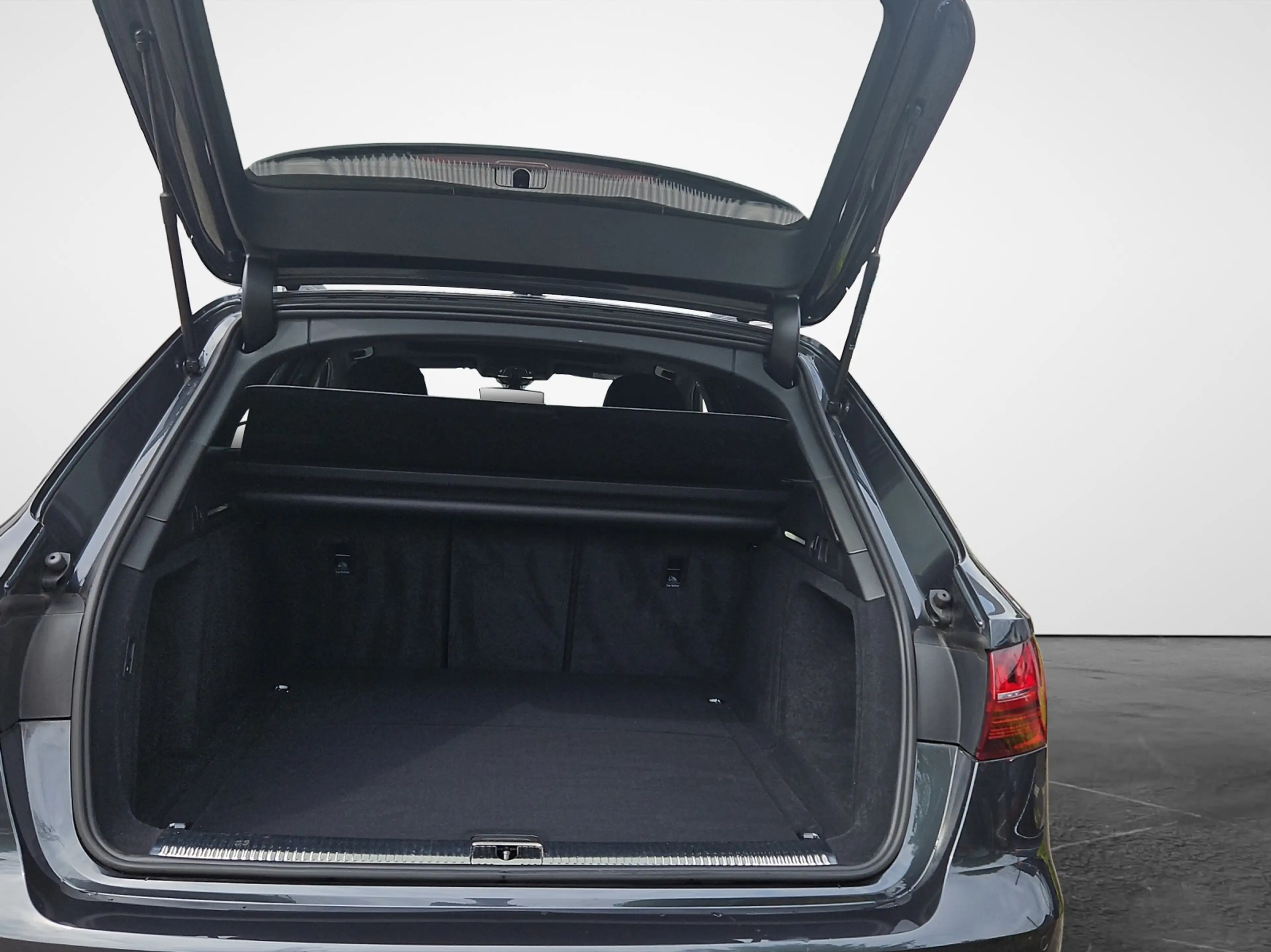 Audi A4 allroad 40 TDI S tronic quattro NaviPlus Matrix AHK Pan... — photo 12