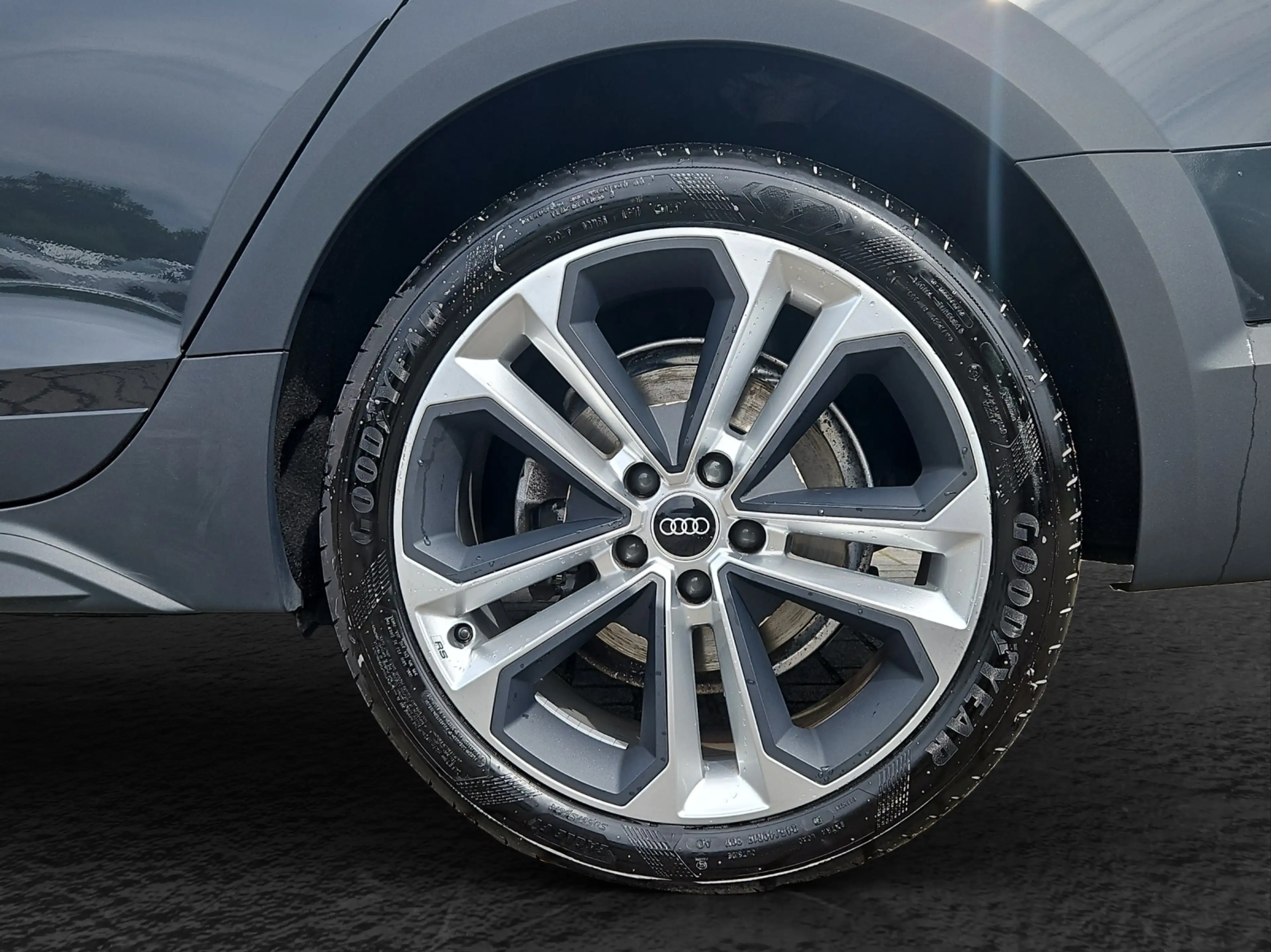 Audi A4 allroad 40 TDI S tronic quattro NaviPlus Matrix AHK Pan... — photo 5